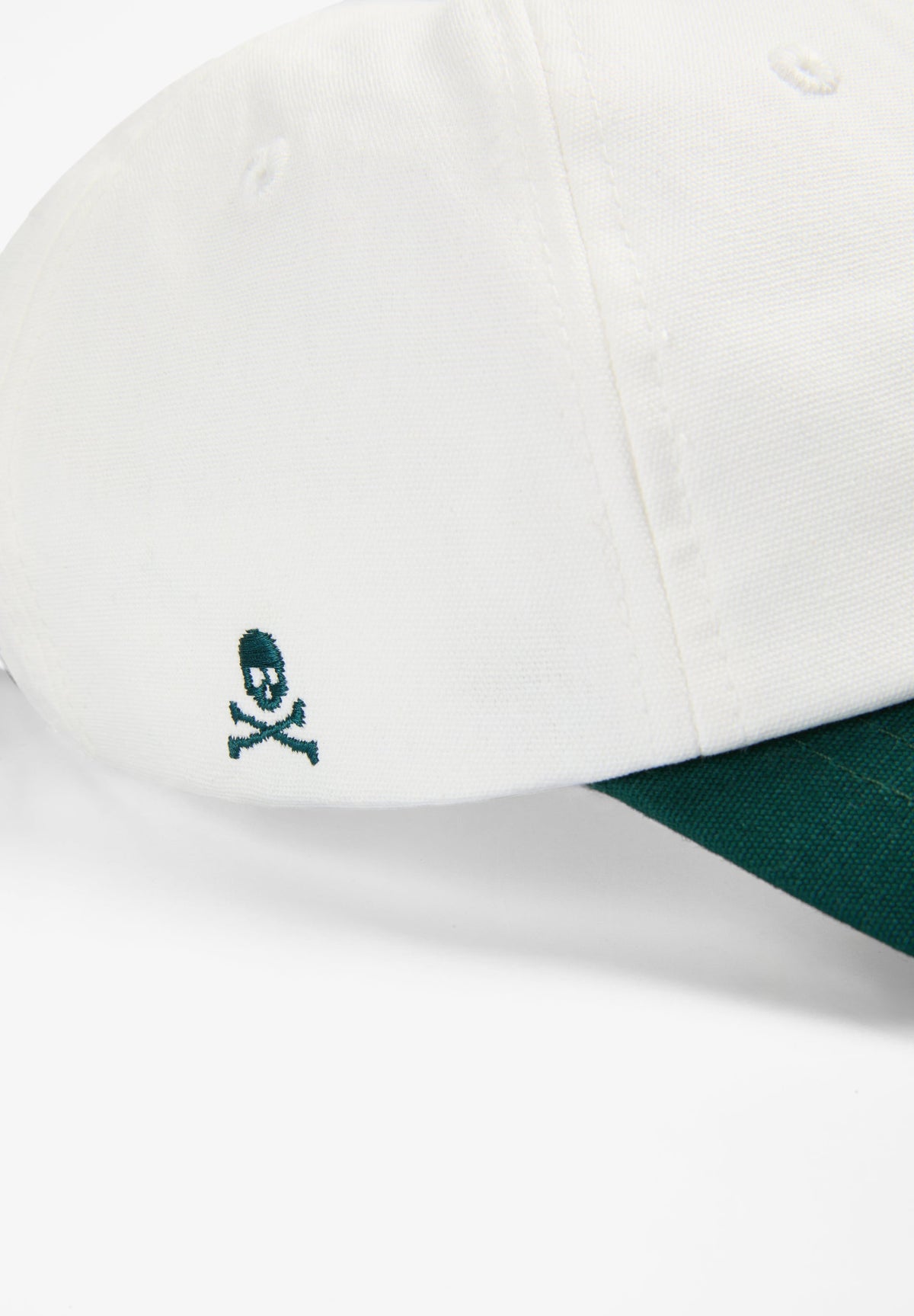 GORRA VISERA CONTRASTE