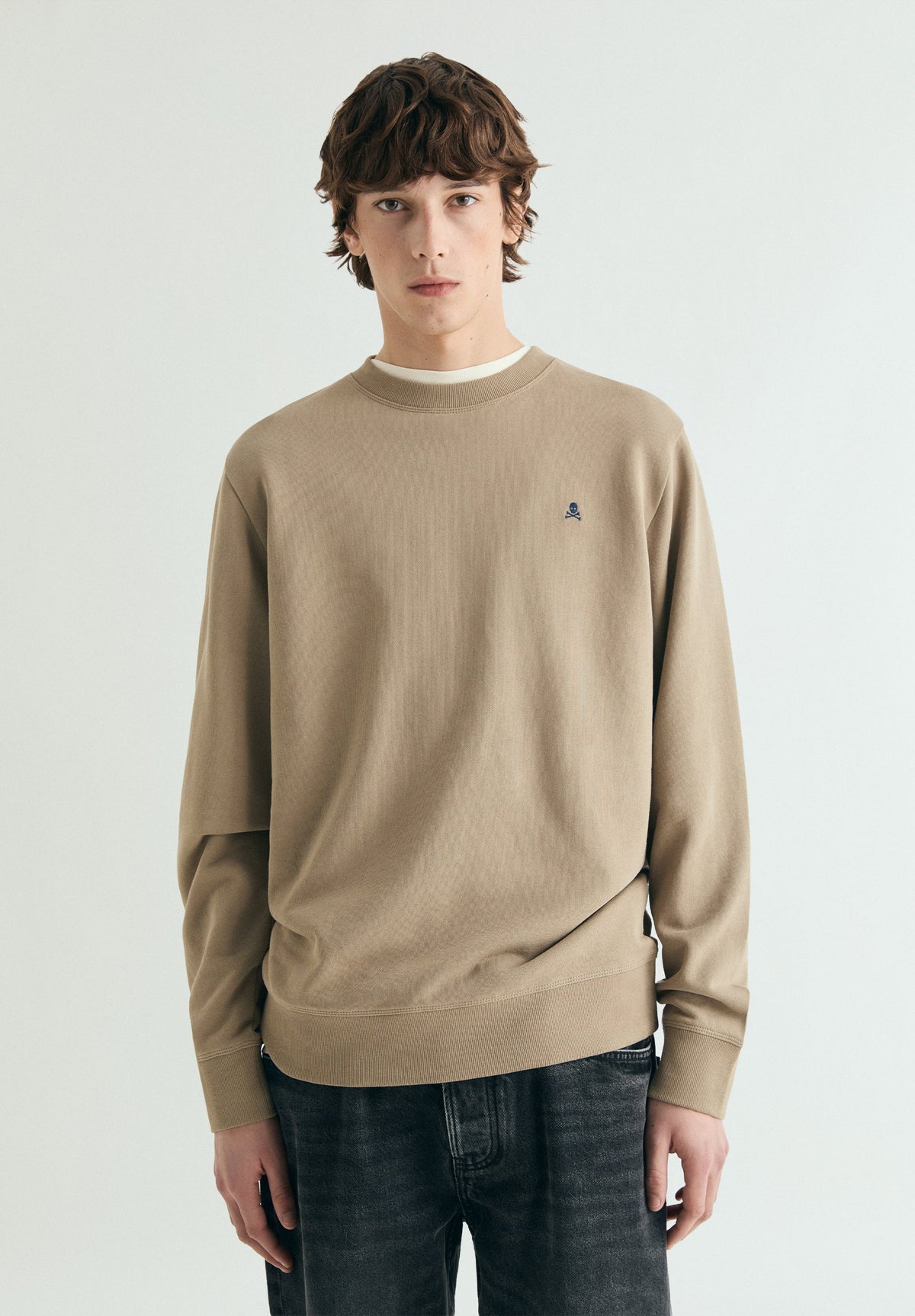 SUDADERA BORDADA CONTRASTE