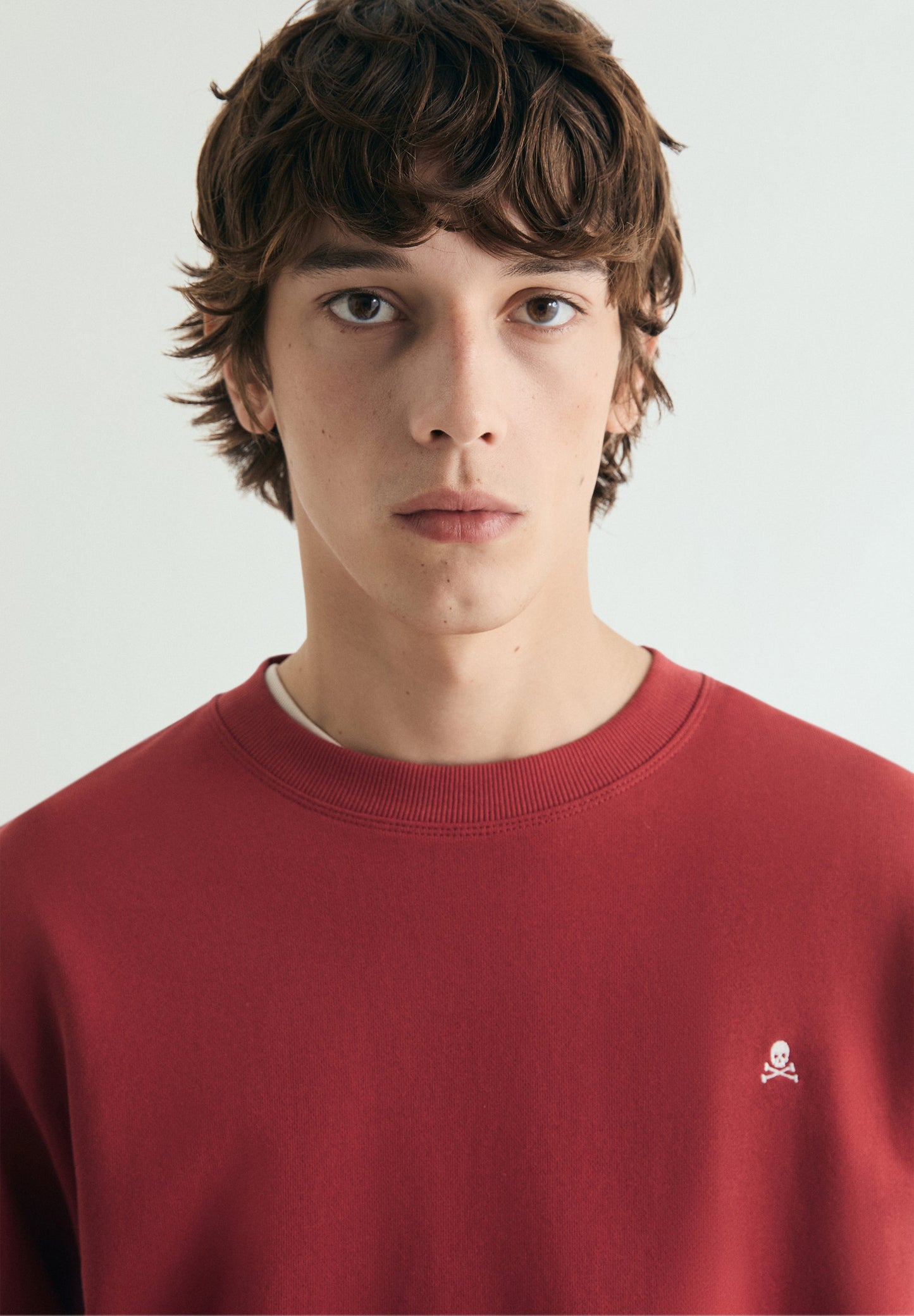 SUDADERA BORDADA CONTRASTE