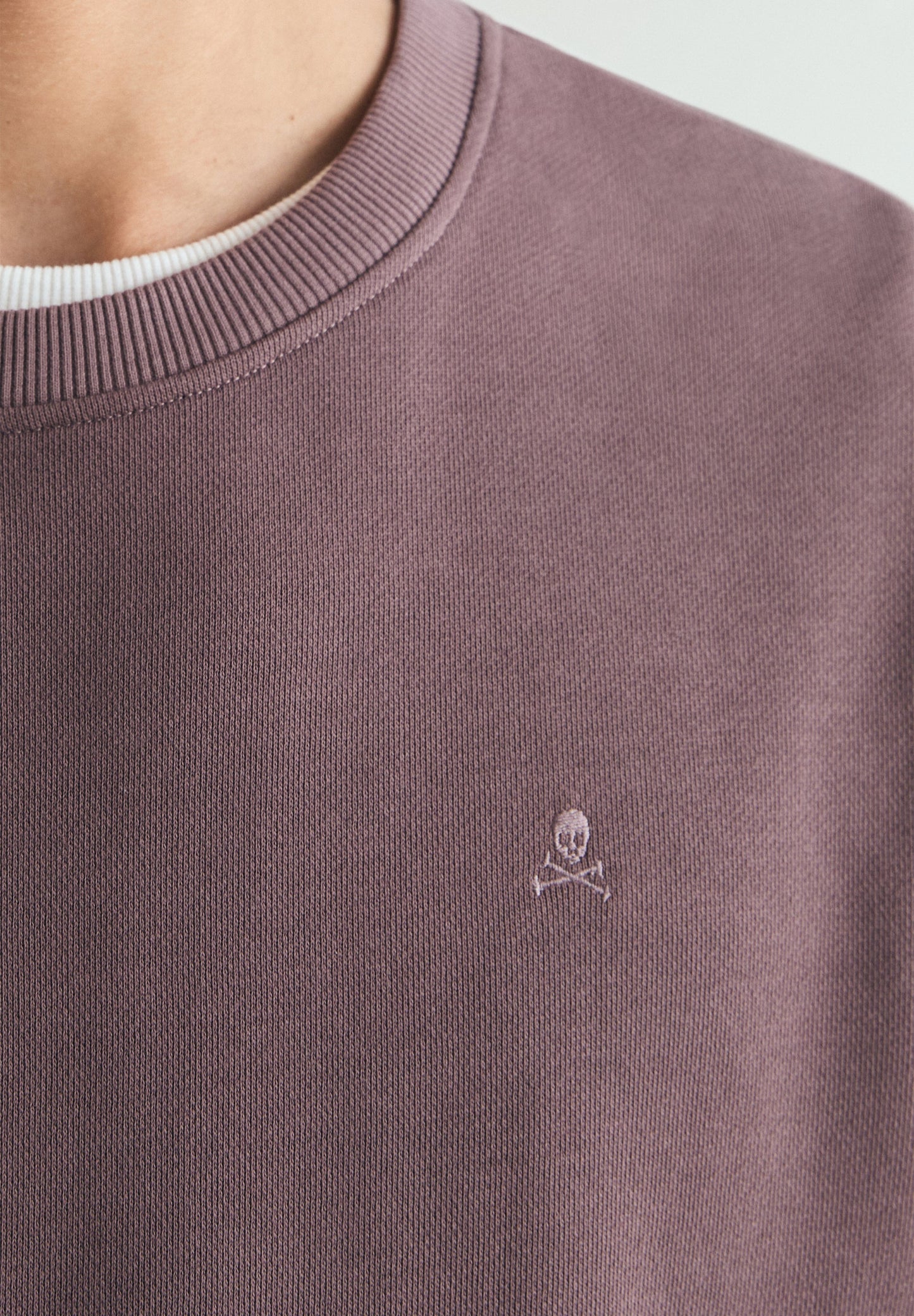 SUDADERA BORDADA WASHED