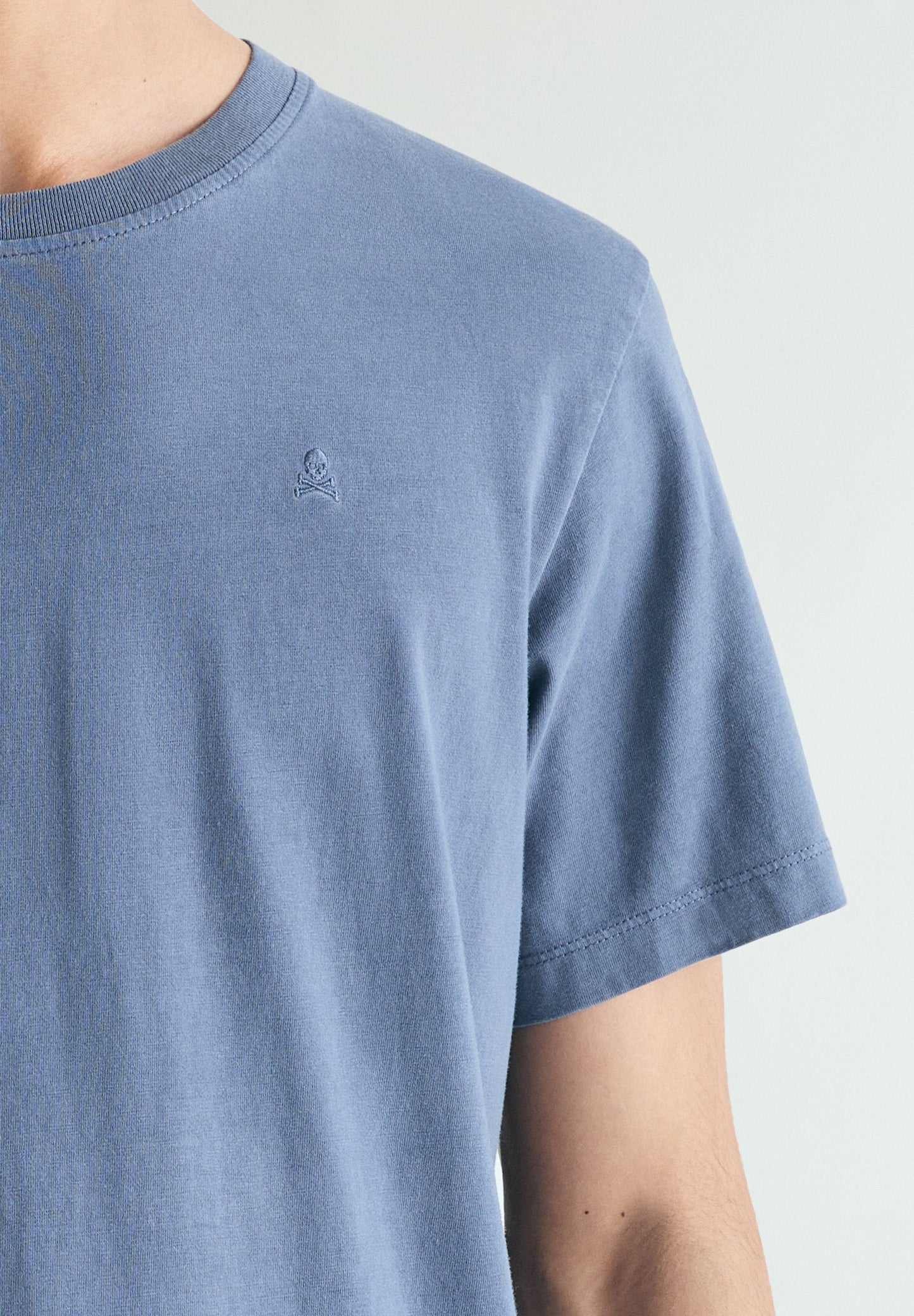 CAMISETA BORDADA REGULAR FIT
