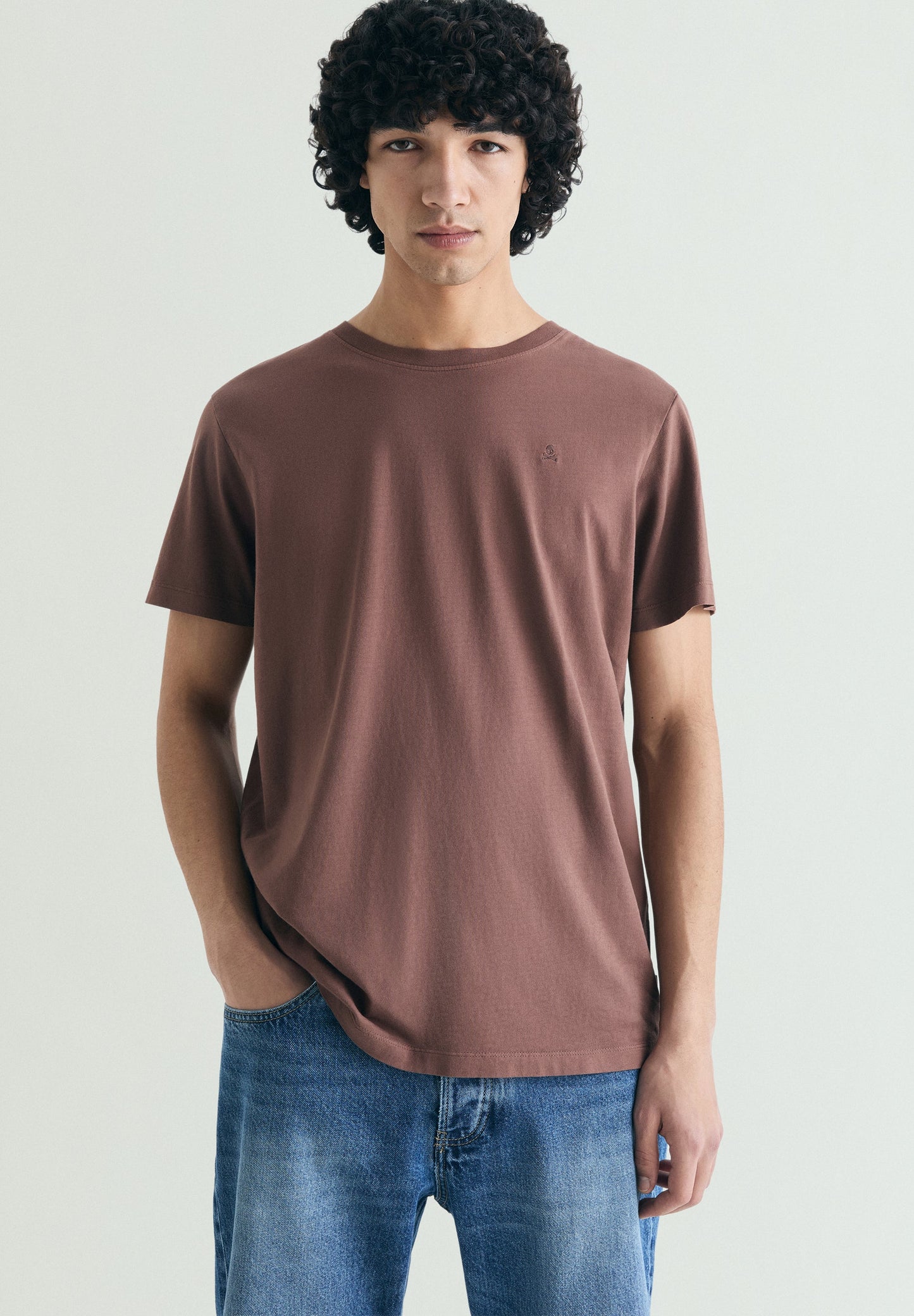CAMISETA BORDADA REGULAR FIT