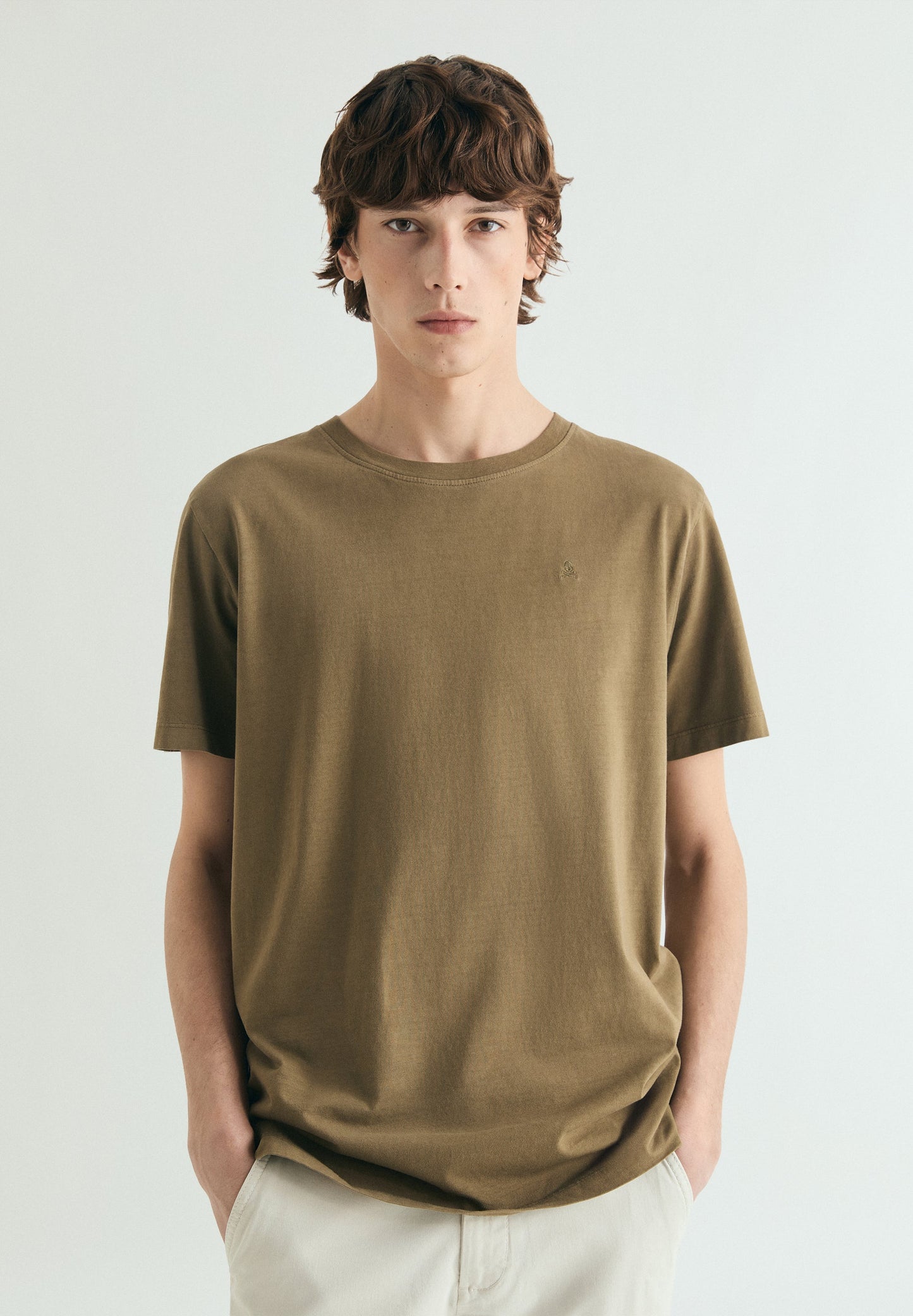 CAMISETA BORDADA REGULAR FIT
