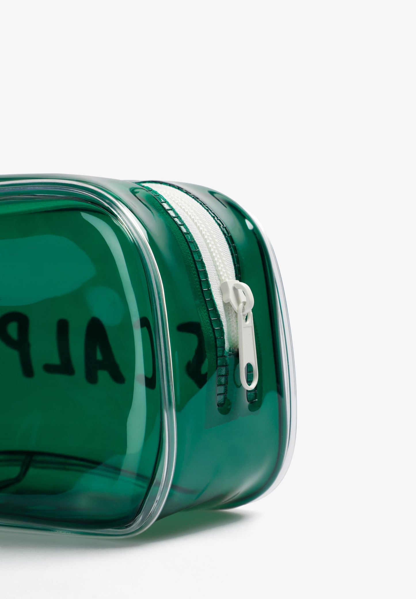NECESER CON SET DE VIAJE