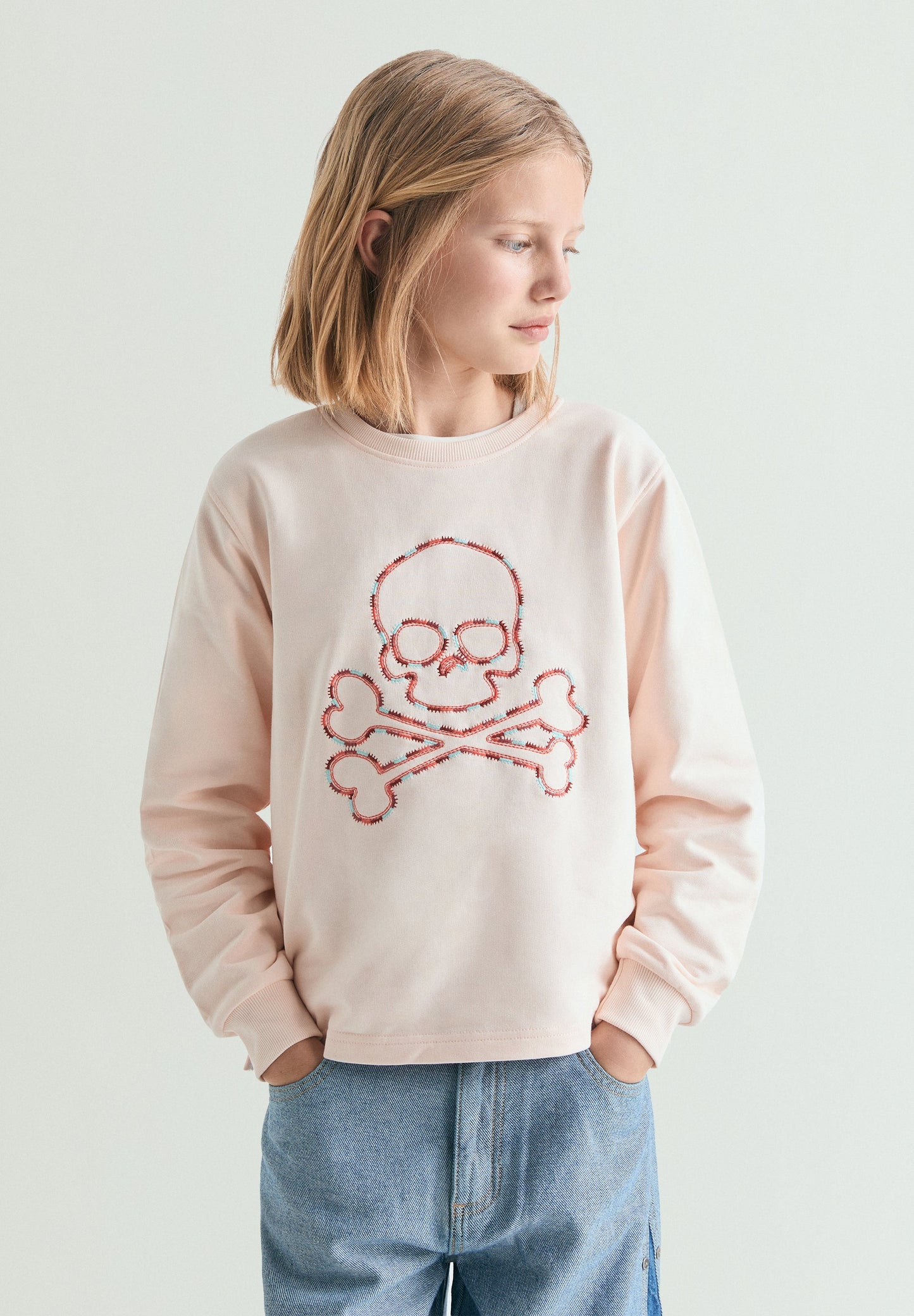 SUDADERA BORDADA CONTRASTE