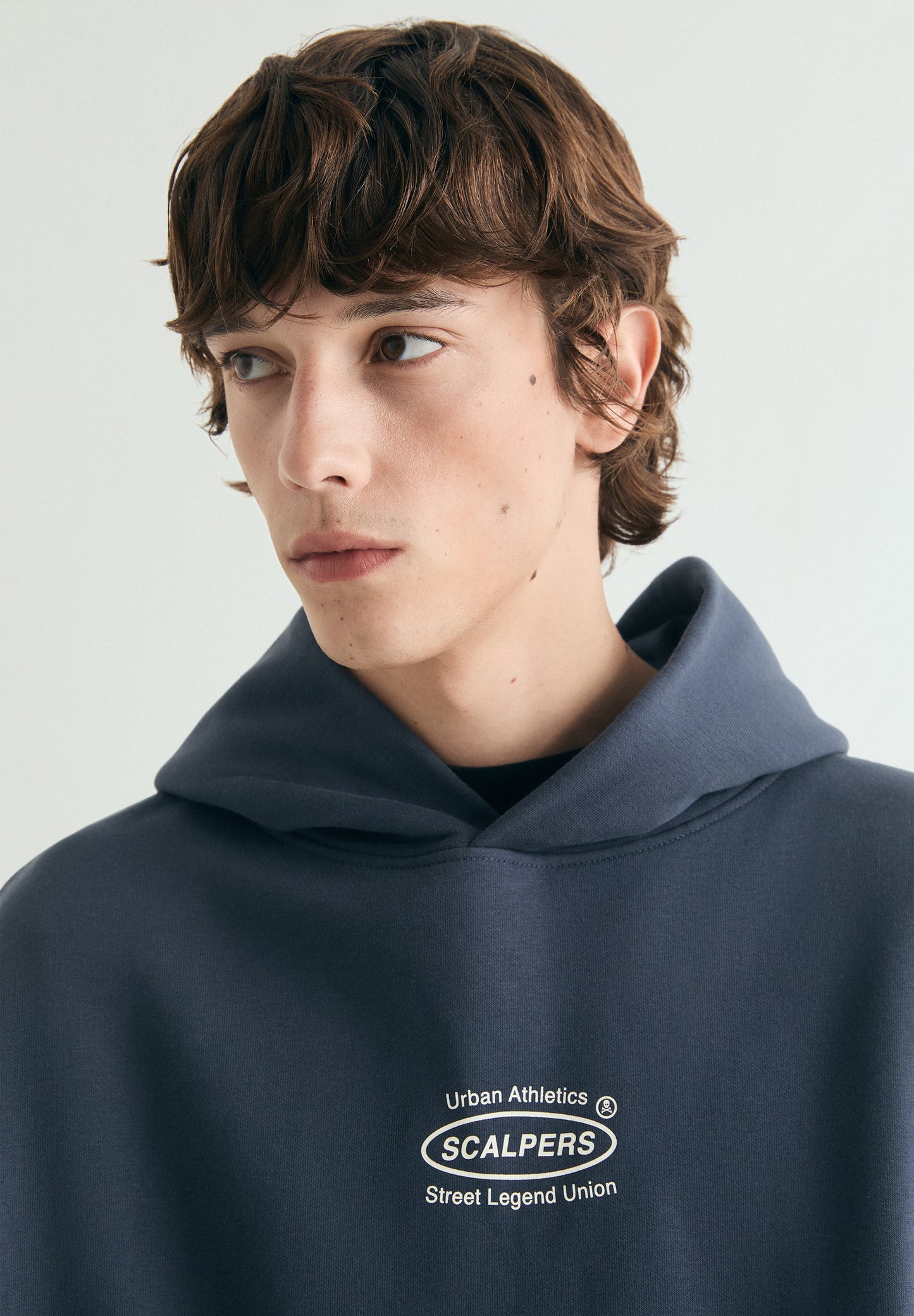 SUDADERA CON CAPUCHA OVERSIZED