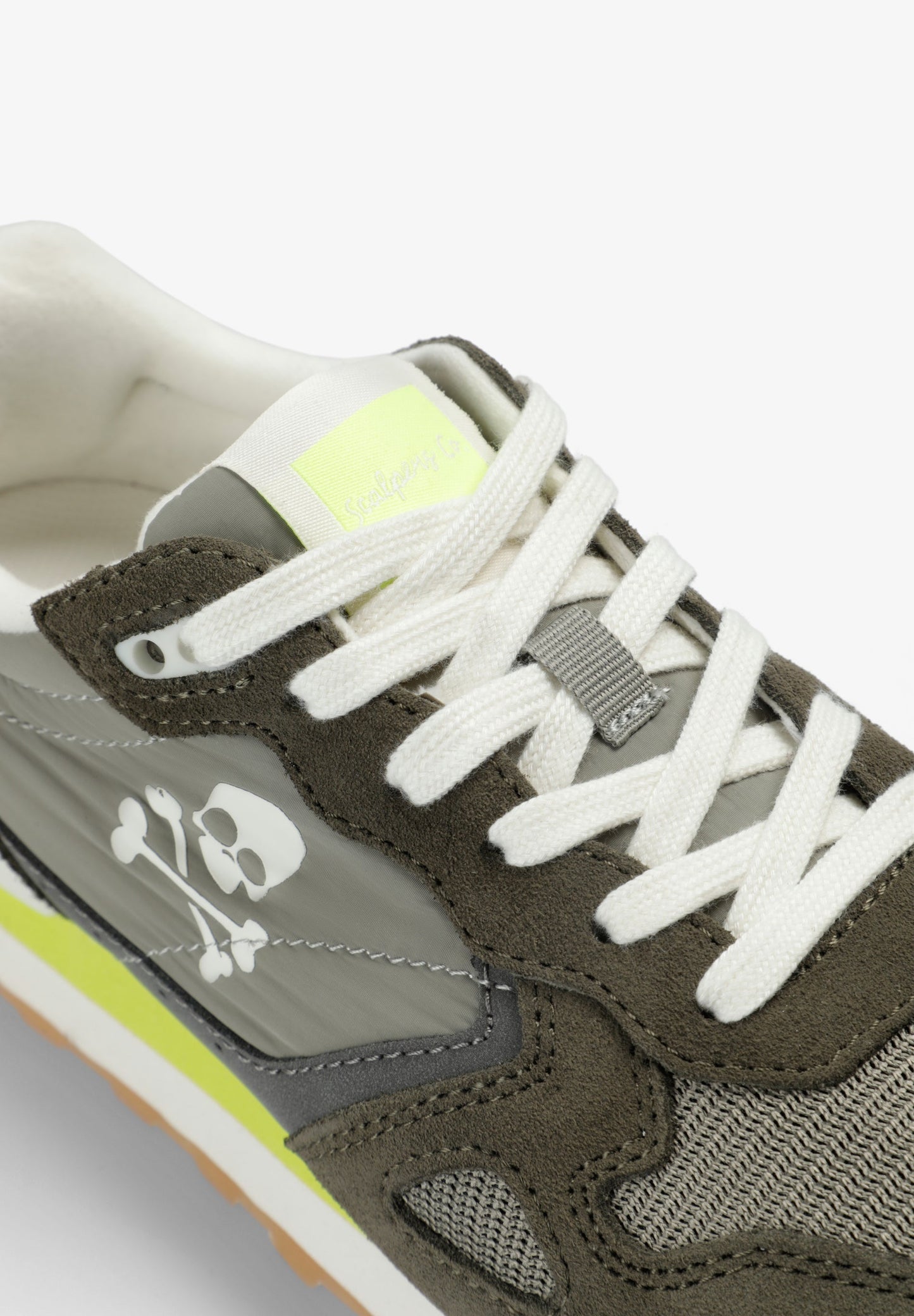 ZAPATILLAS CALAVERA SUELA CONTRASTE