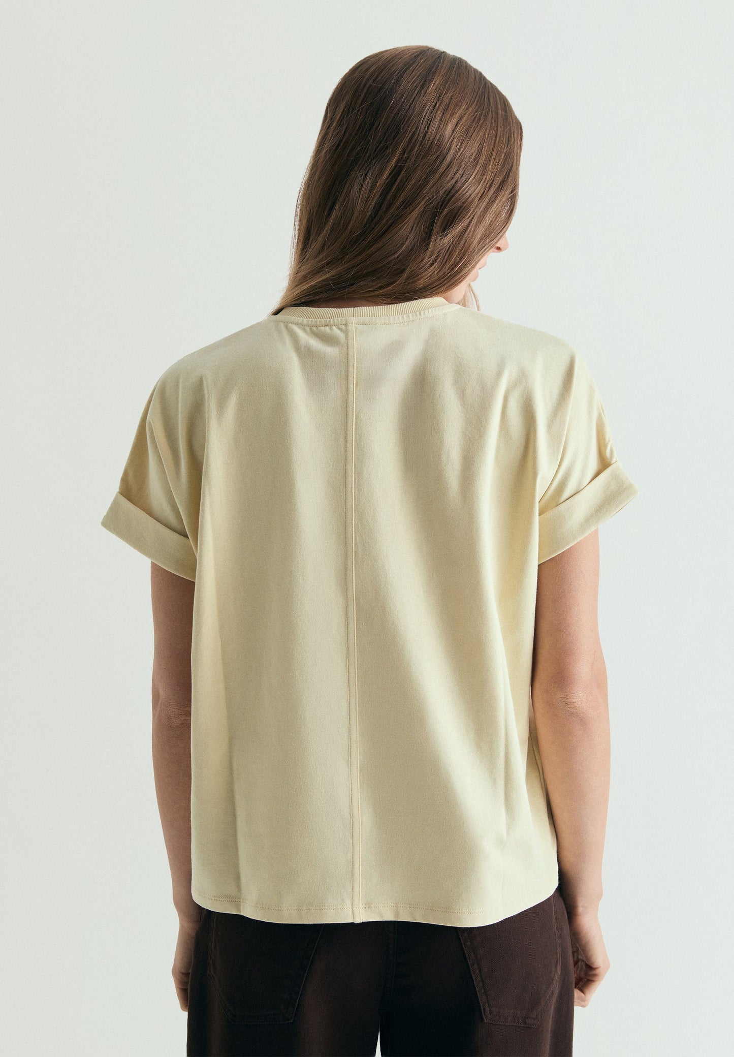 CAMISETA BORDADO CONTRASTE