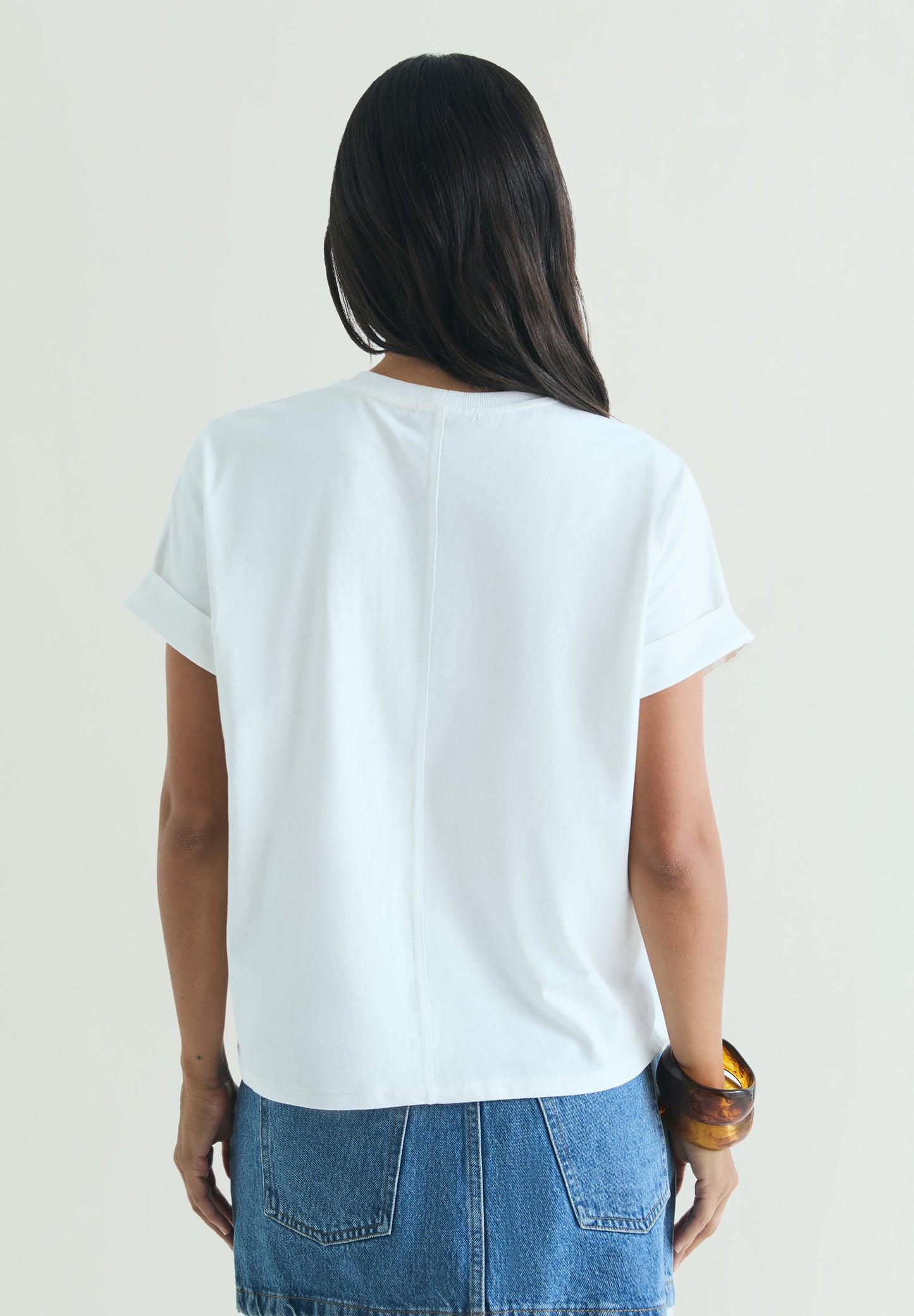 CAMISETA BORDADO CONTRASTE