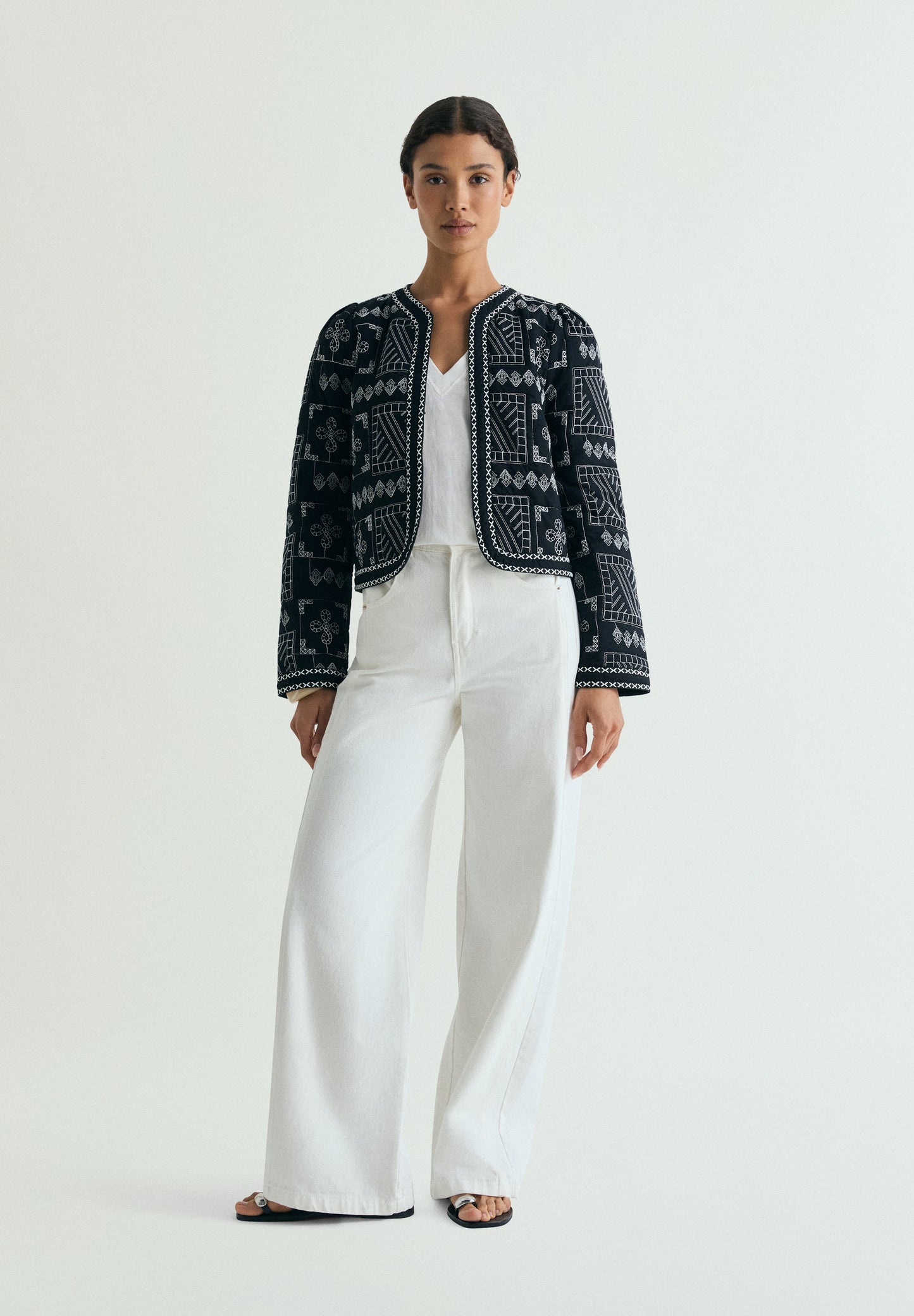 CHAQUETA ACOLCHADA BORDADA