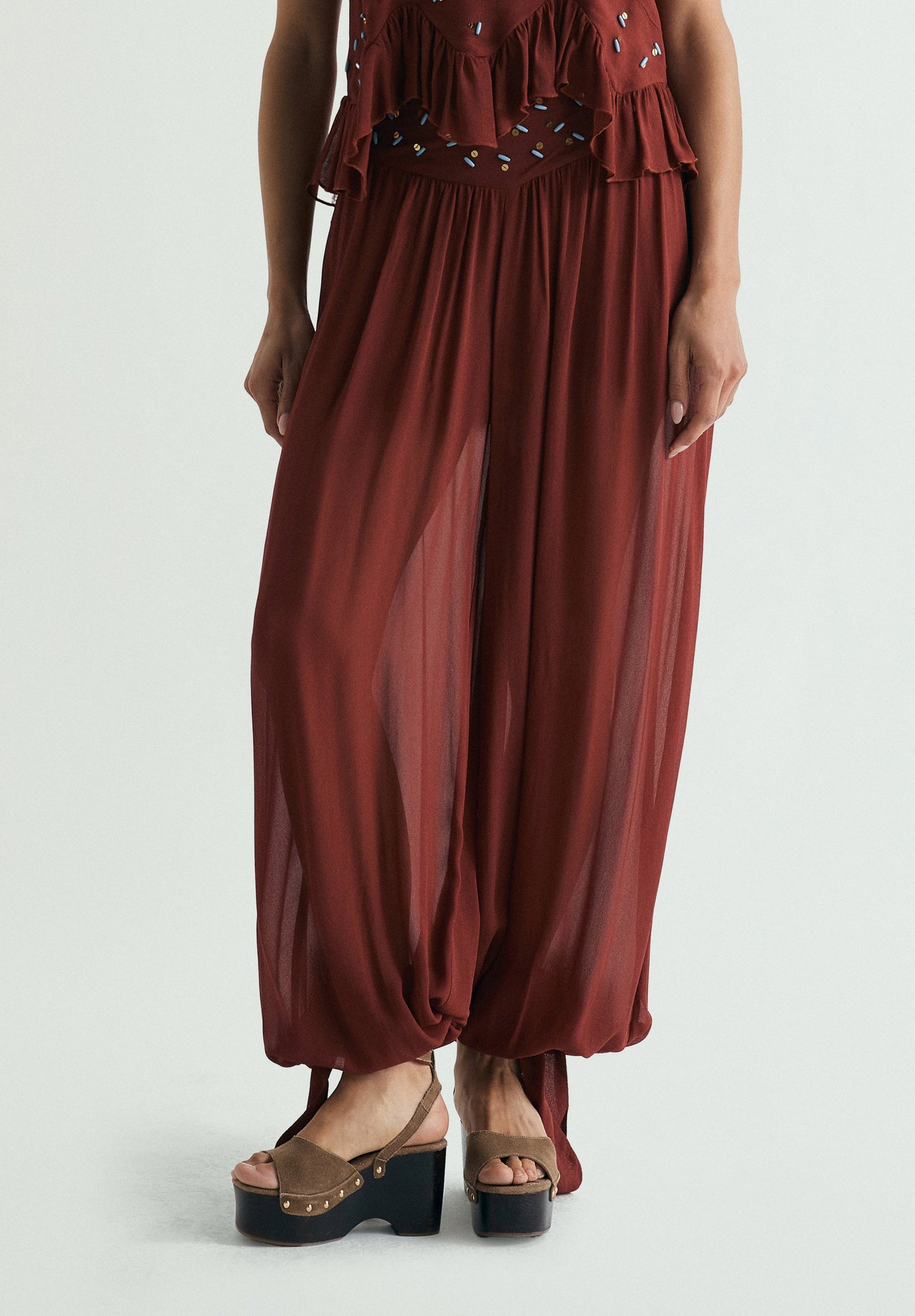 PANTALÓN BOMBACHO APLIQUES