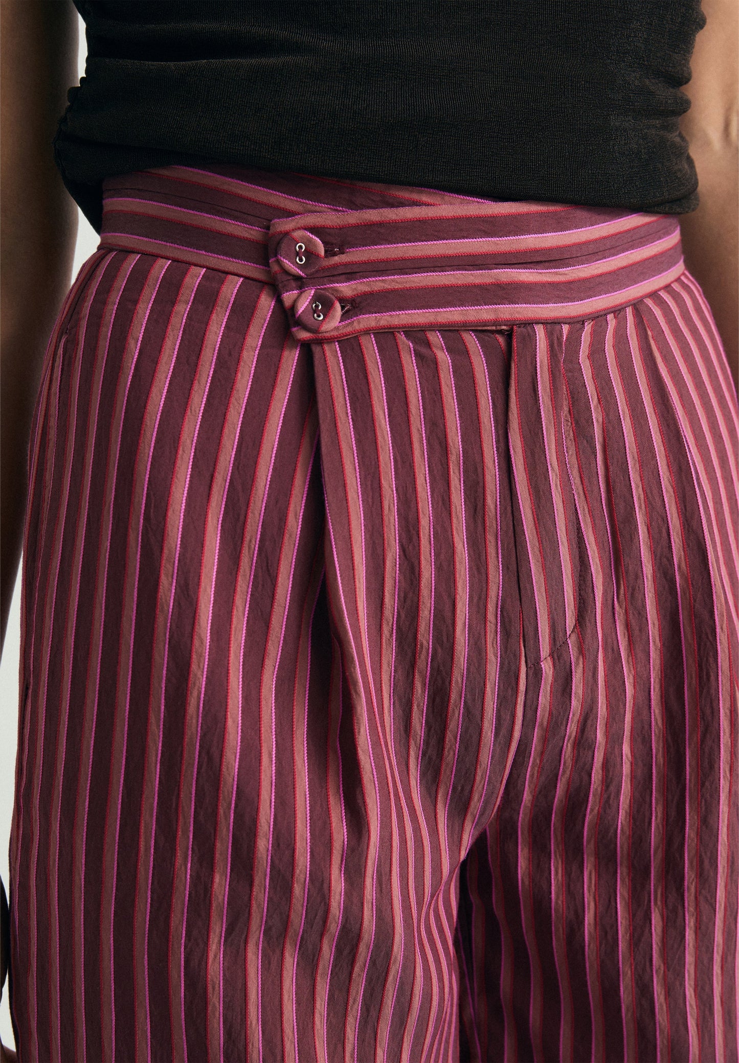 PANTALÓN RAYAS BOTONES