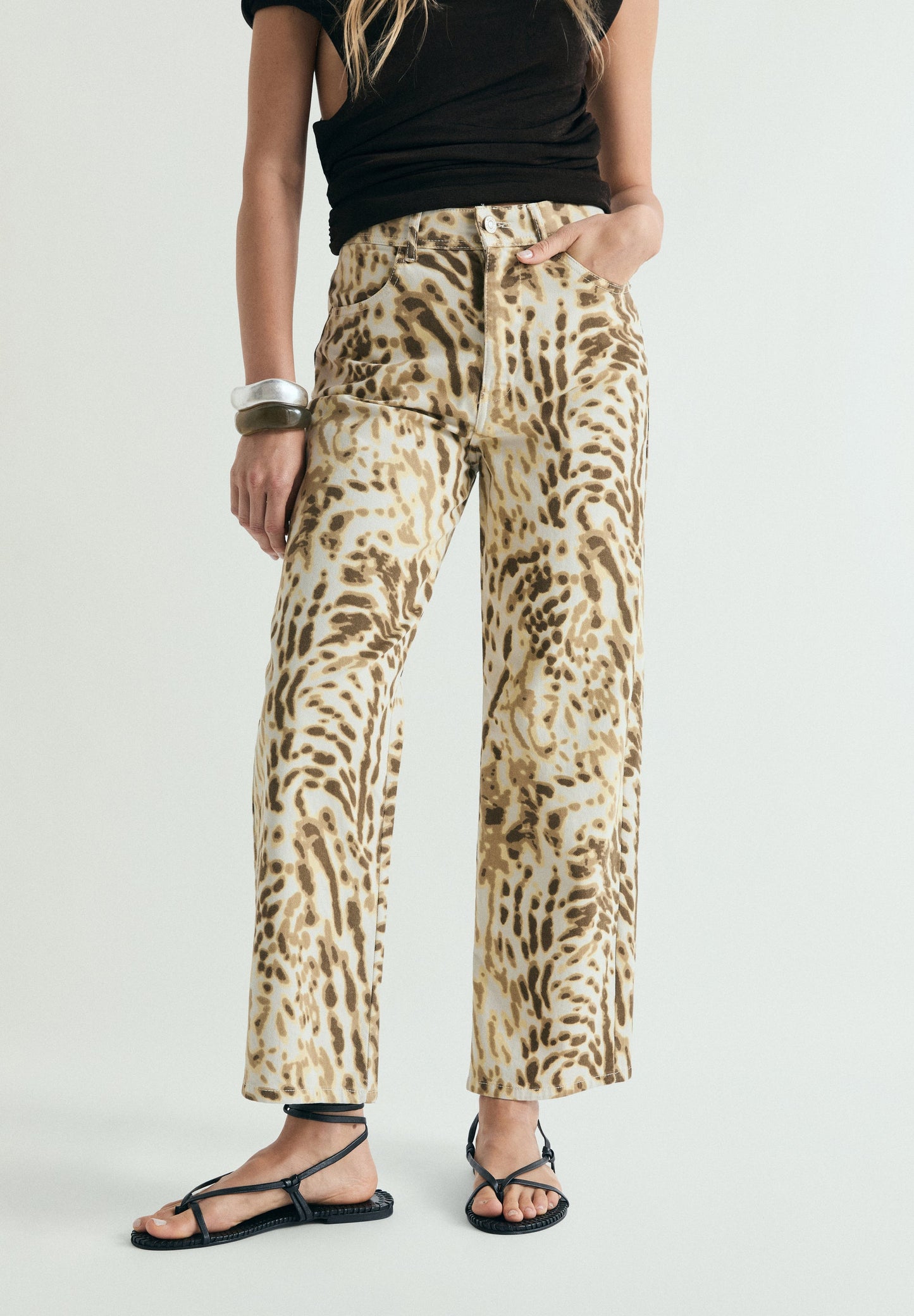 PANTALÓN DENIM ANIMAL PRINT