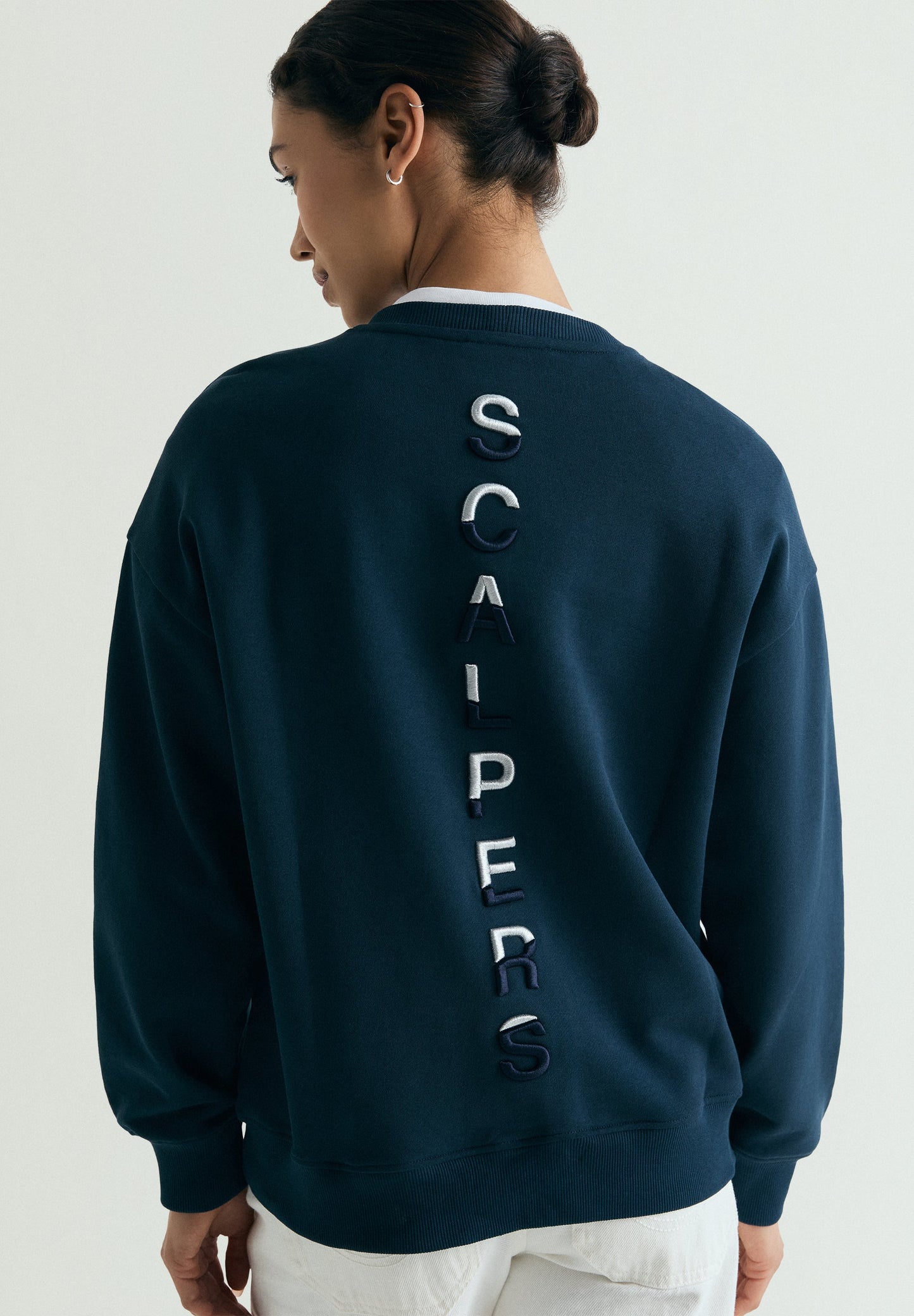 SUDADERA BORDADO TRASERO