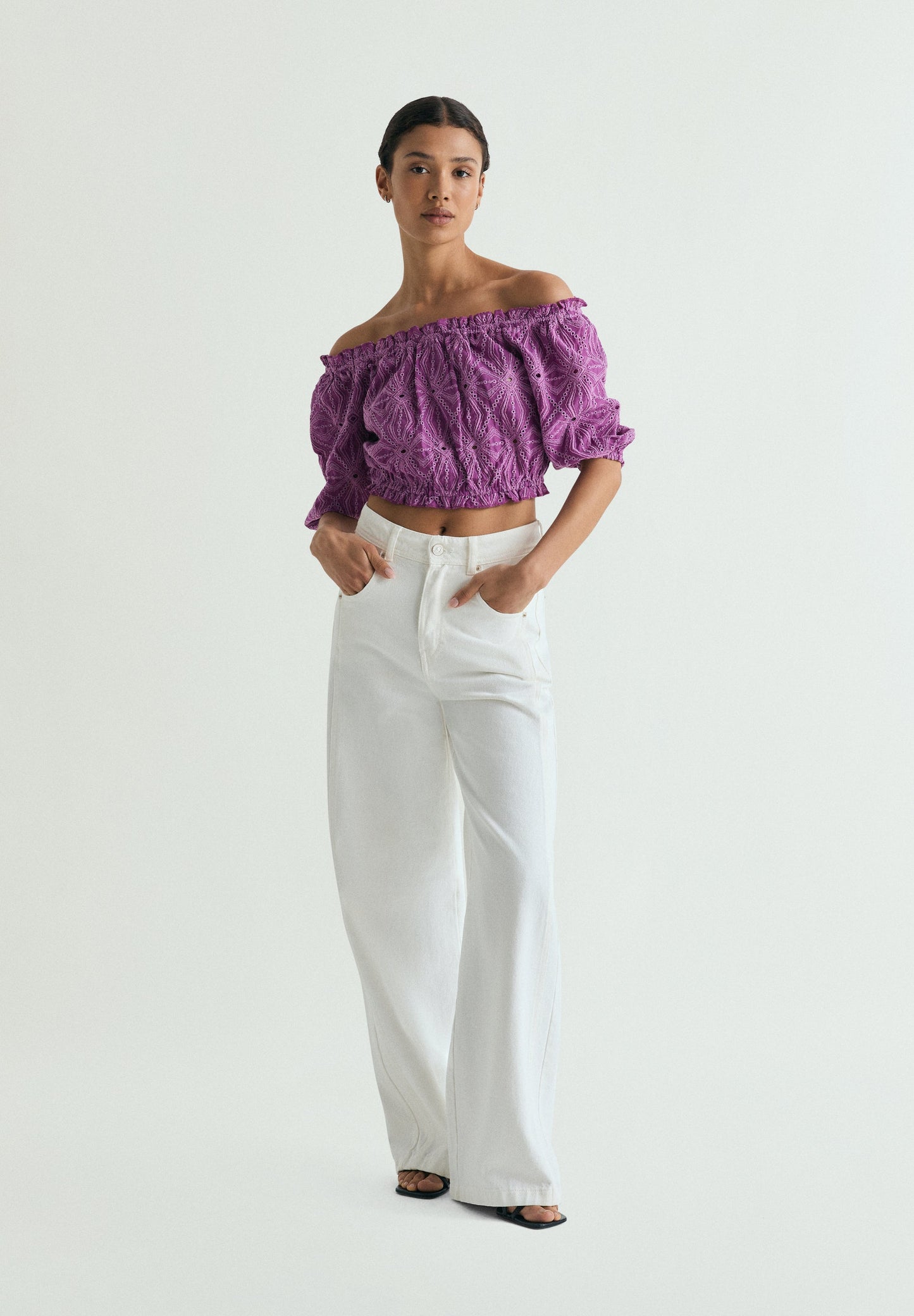 TOP CALADO CUELLO BARCO