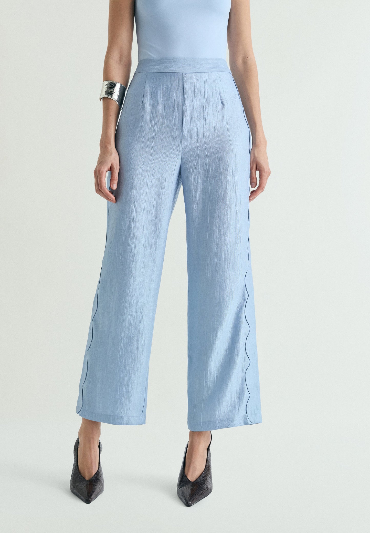 PANTALÓN JACQUARD DETALLE ONDAS