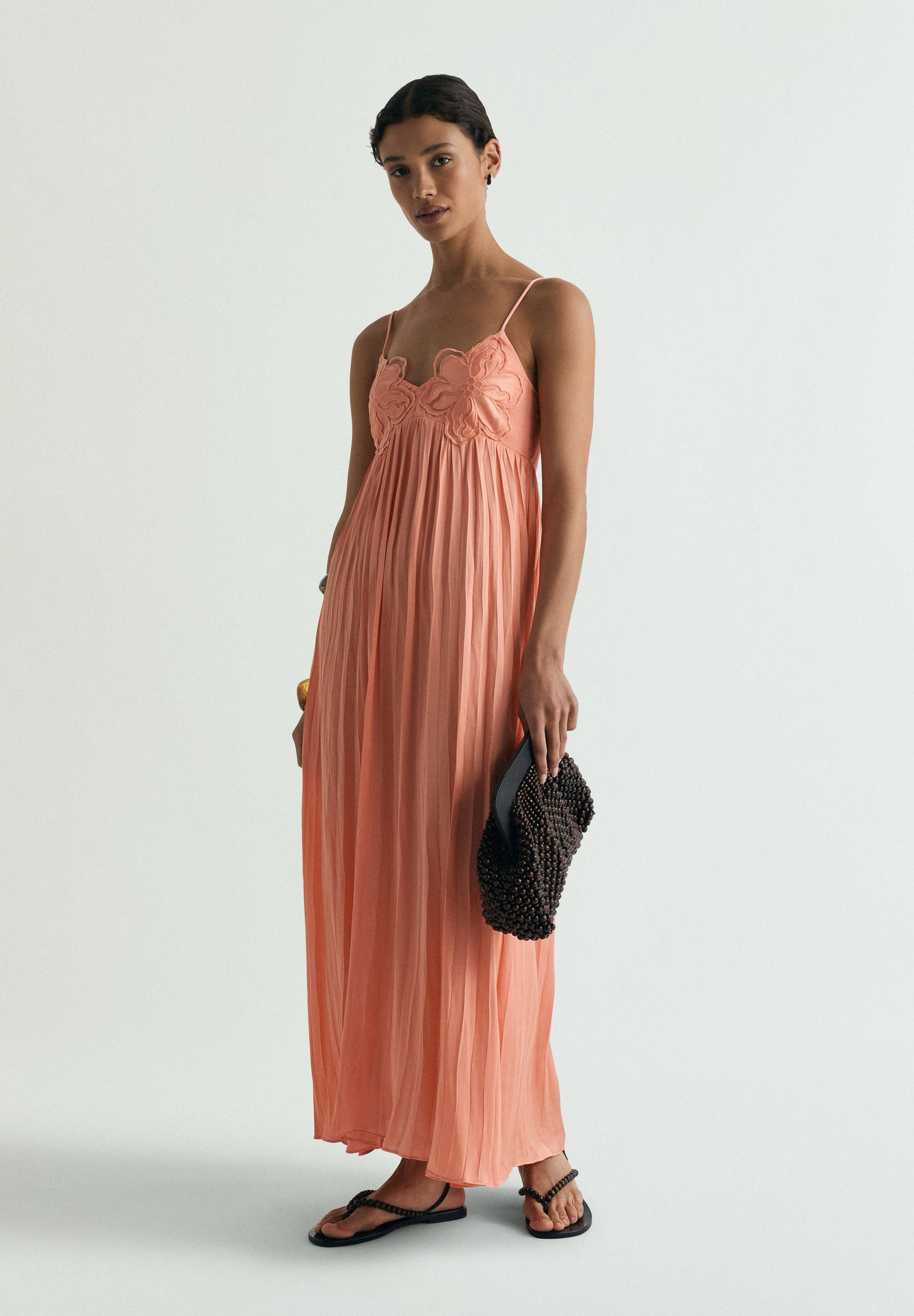 VESTIDO MIDI DETALLE FLORAL