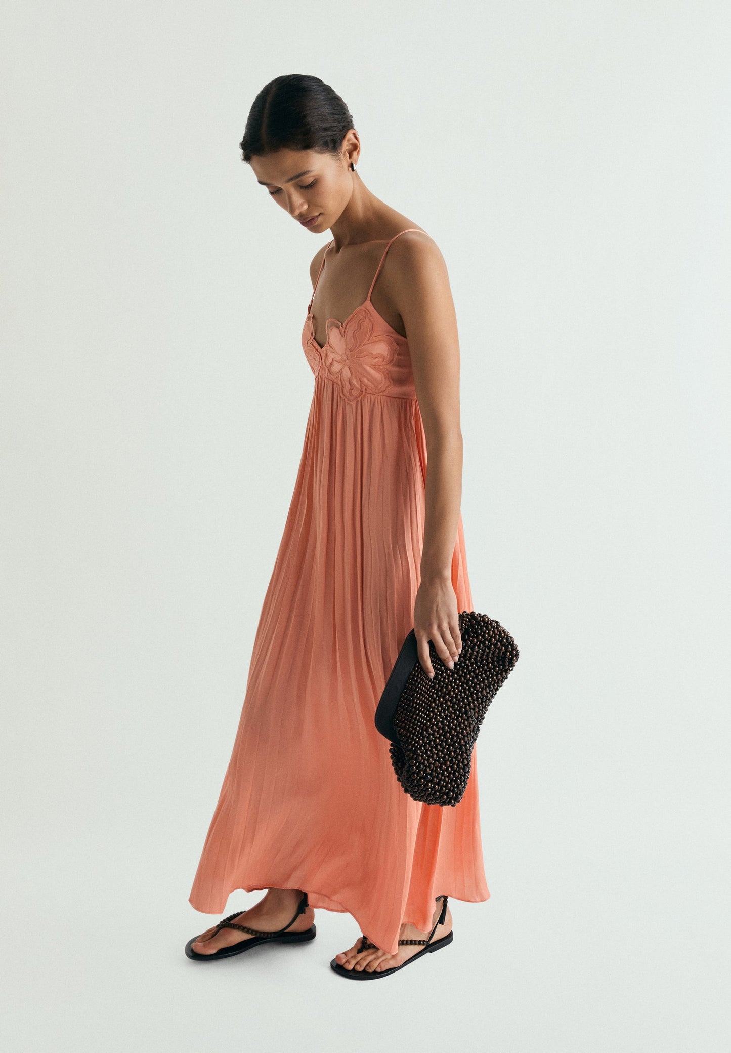 VESTIDO MIDI DETALLE FLORAL