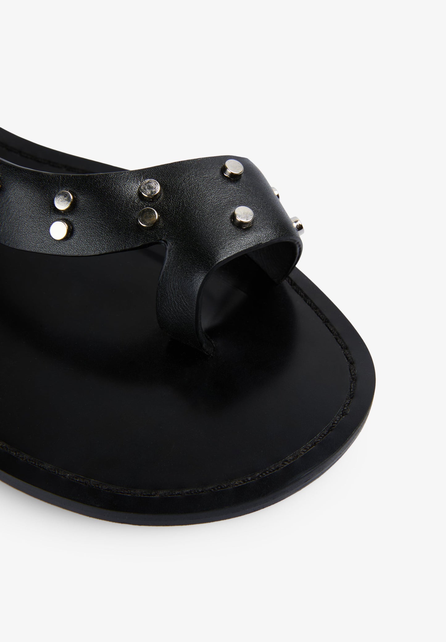 SANDALIAS PIEL TACHUELAS