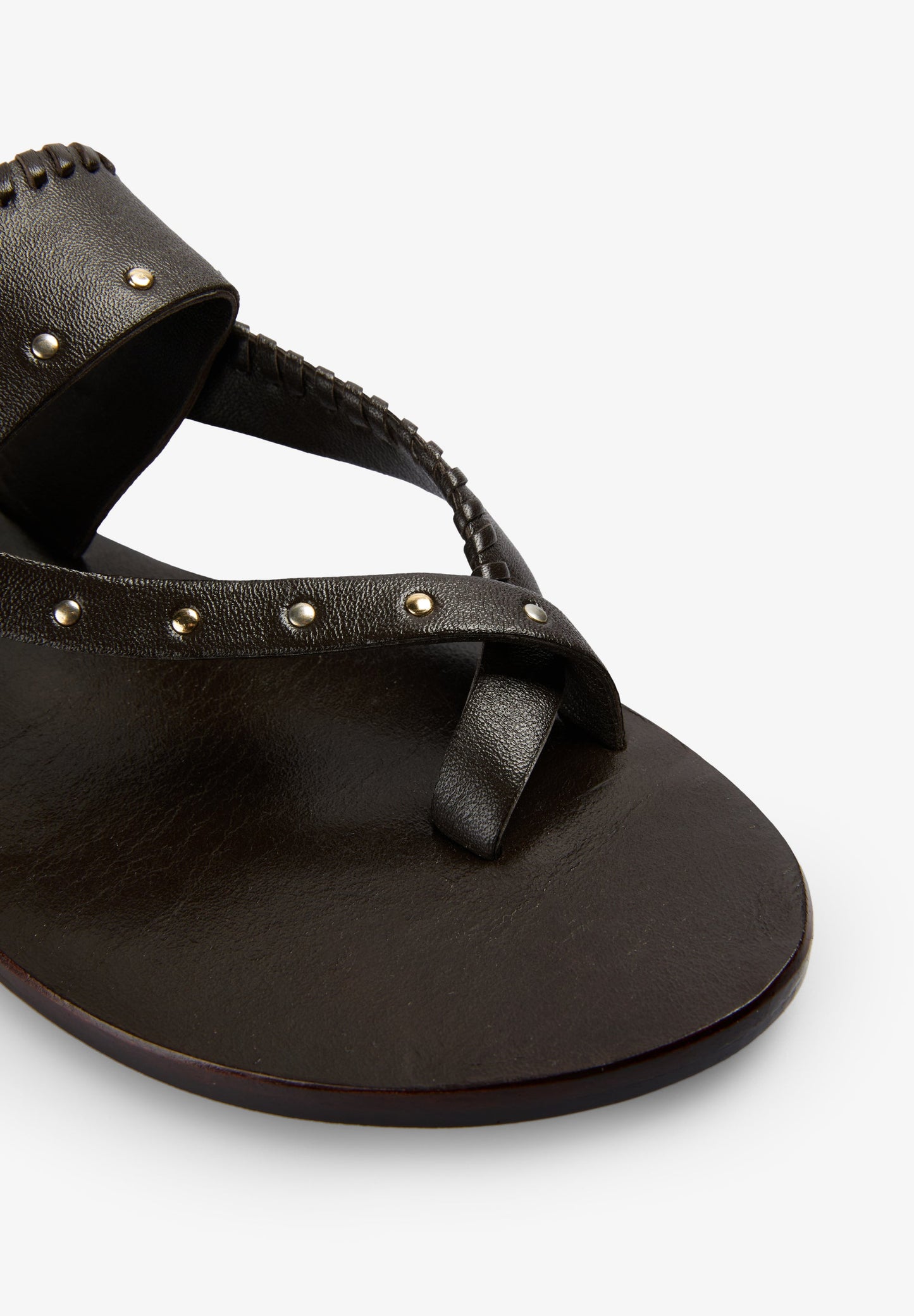 SANDALIAS PIEL TACHUELAS