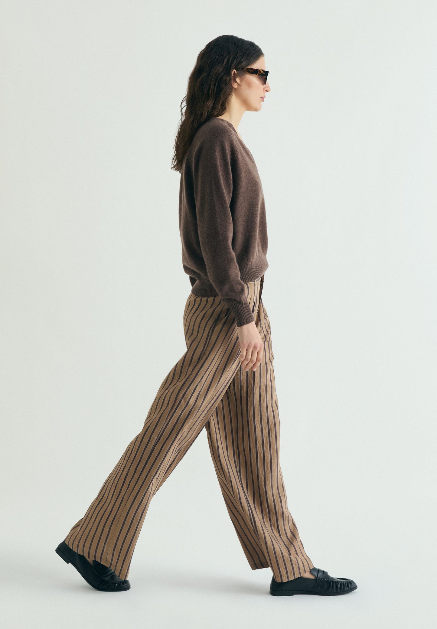 PANTALÓN PINZAS RAYAS