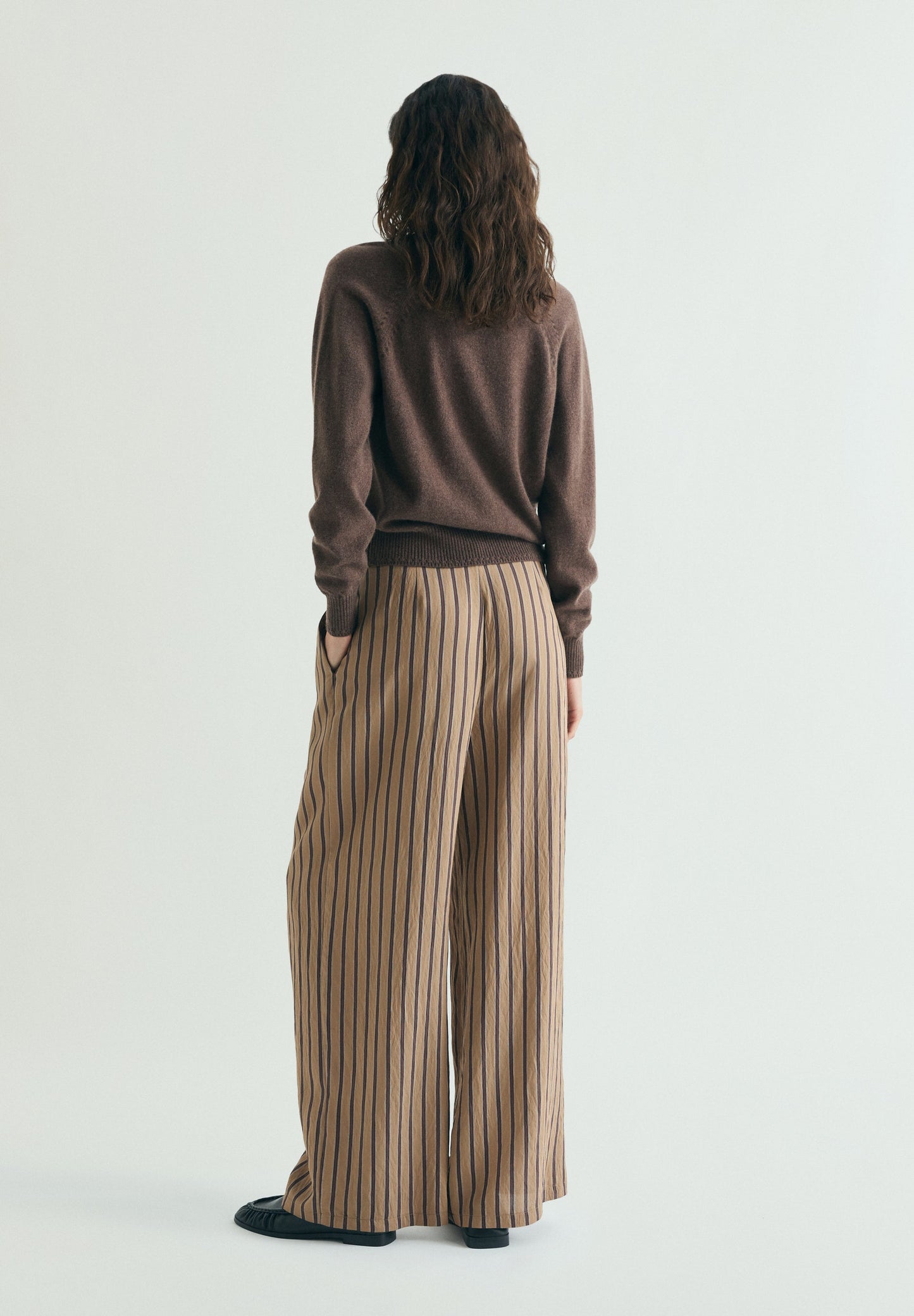PANTALÓN PINZAS RAYAS