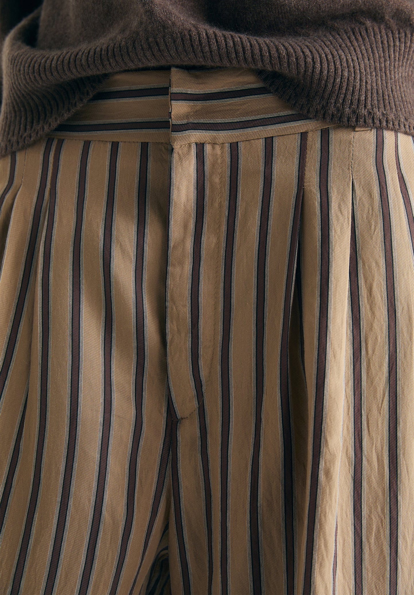PANTALÓN PINZAS RAYAS