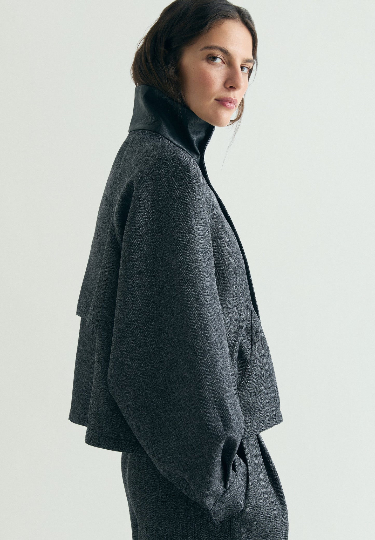 CHAQUETA BOMBER CUELLO CONTRASTE