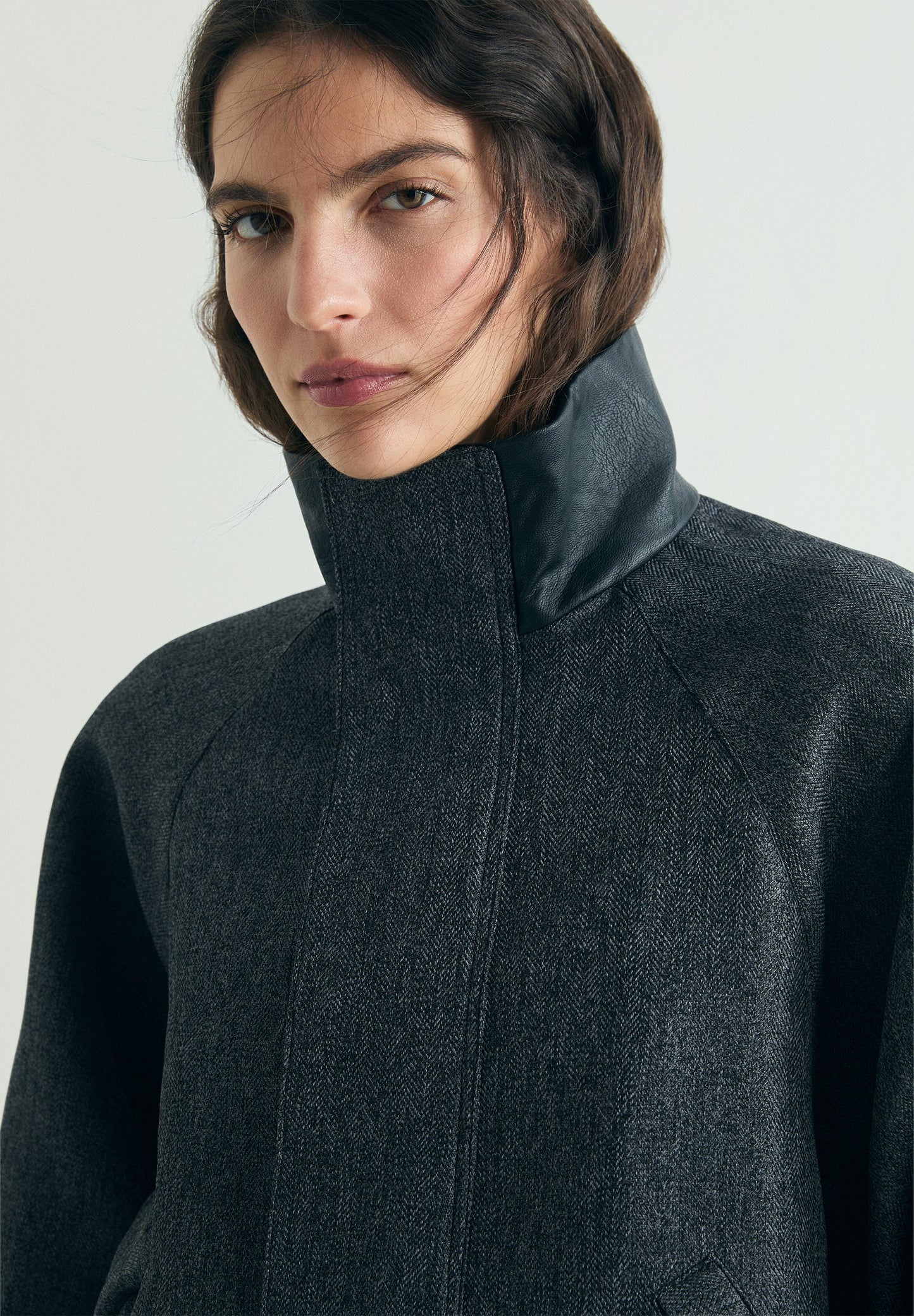 CHAQUETA BOMBER CUELLO CONTRASTE
