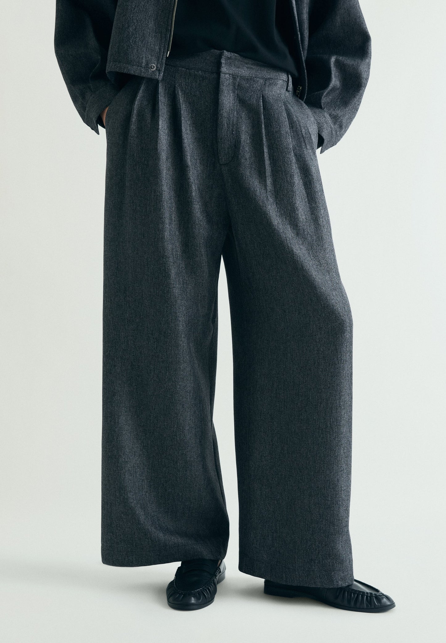 PANTALÓN PINZAS ESPIGA