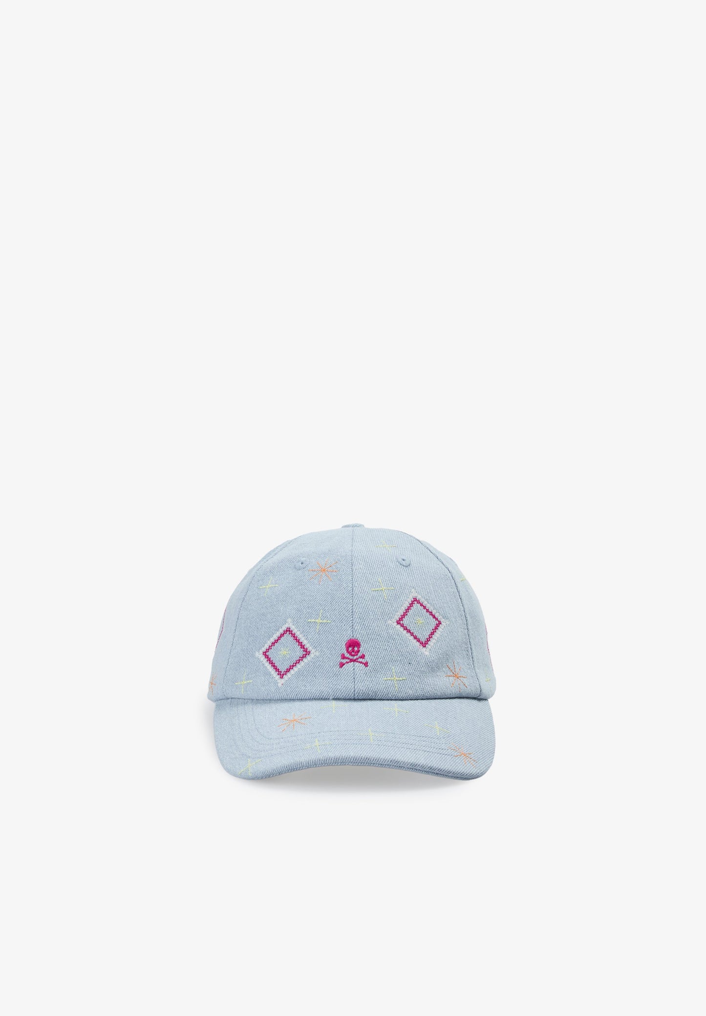 GORRA DETALLES BORDADOS