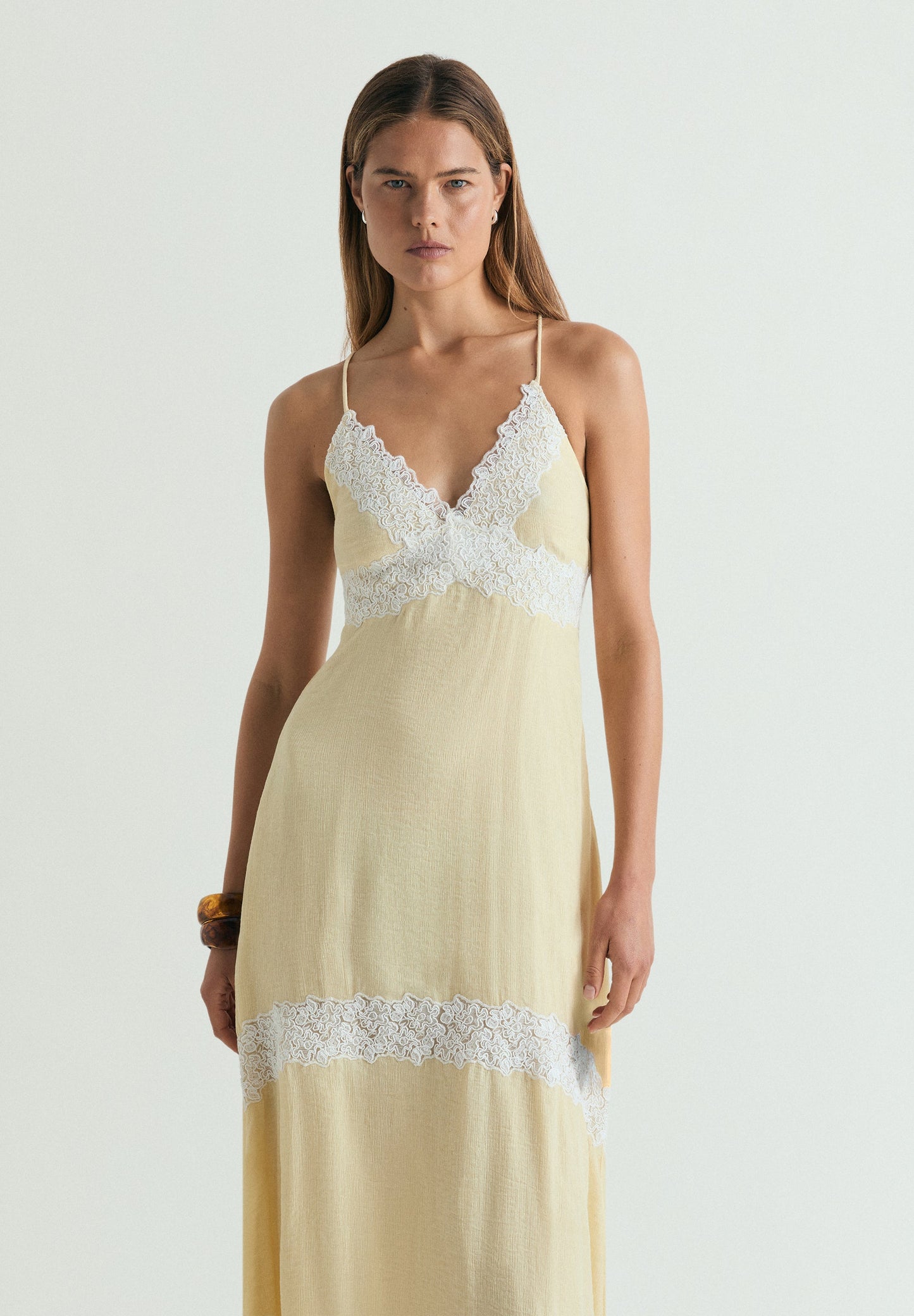 VESTIDO LENCERO DETALLE ENCAJE