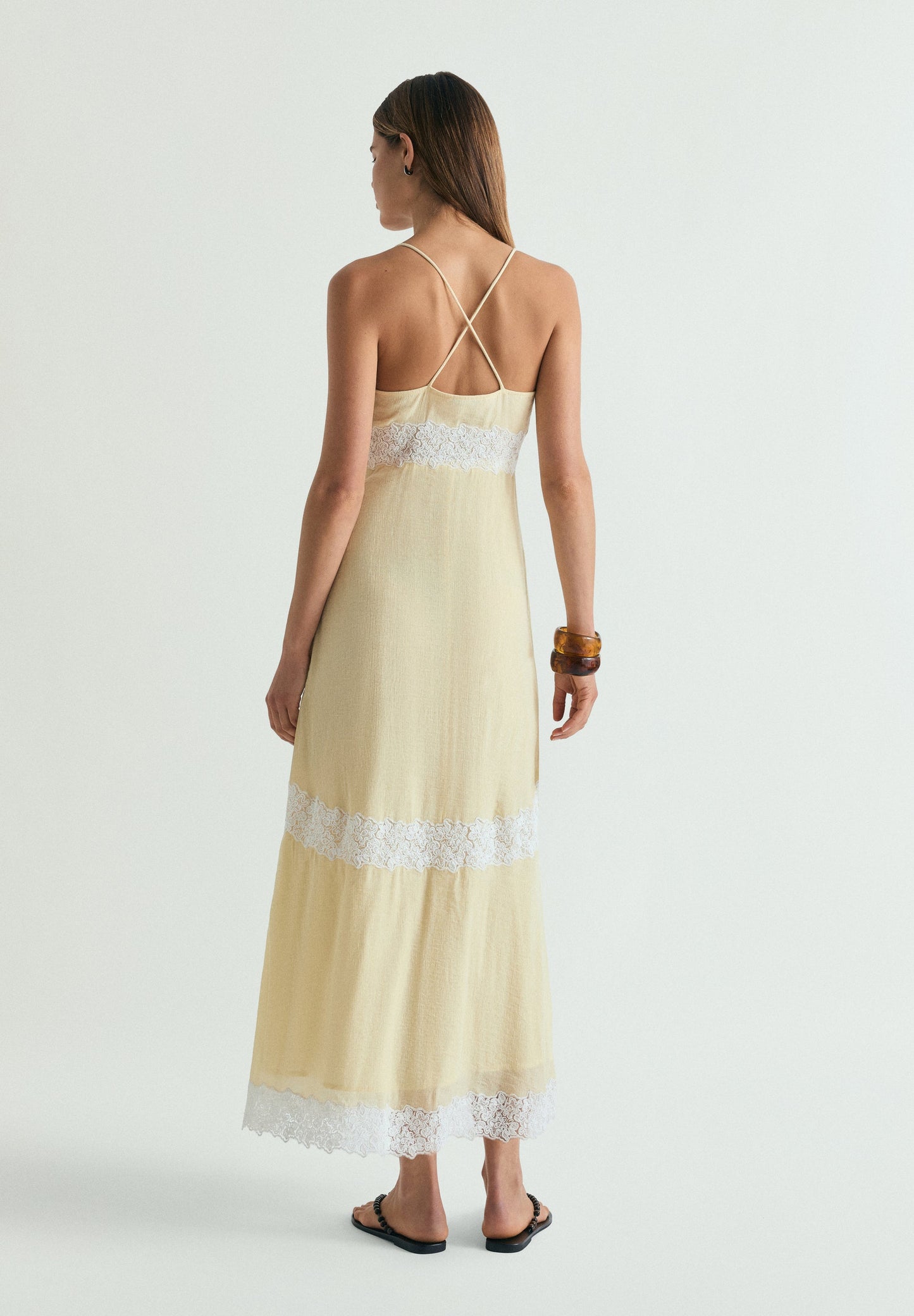 VESTIDO LENCERO DETALLE ENCAJE