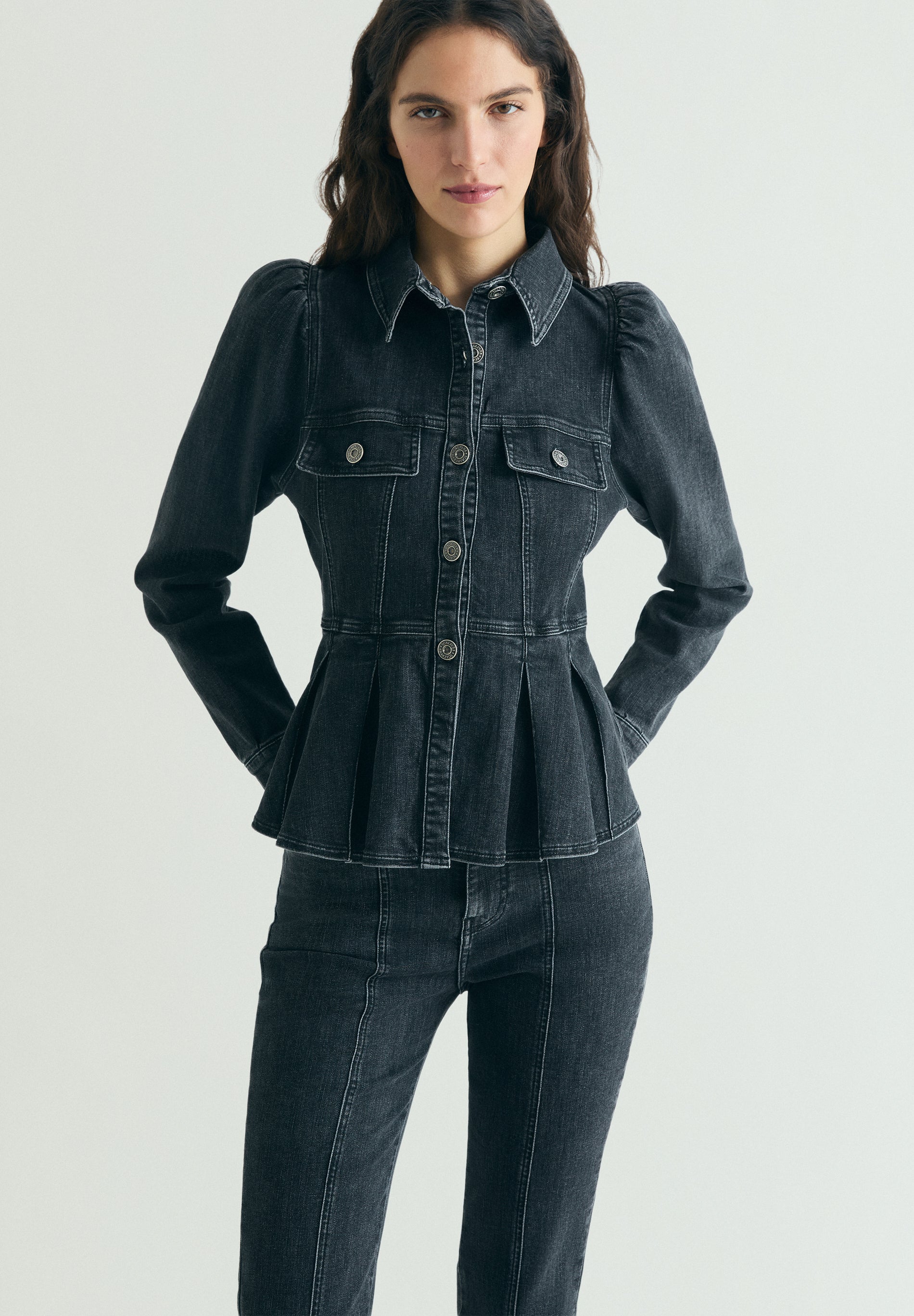 CAMISA DENIM MANGA ABULLONADA
