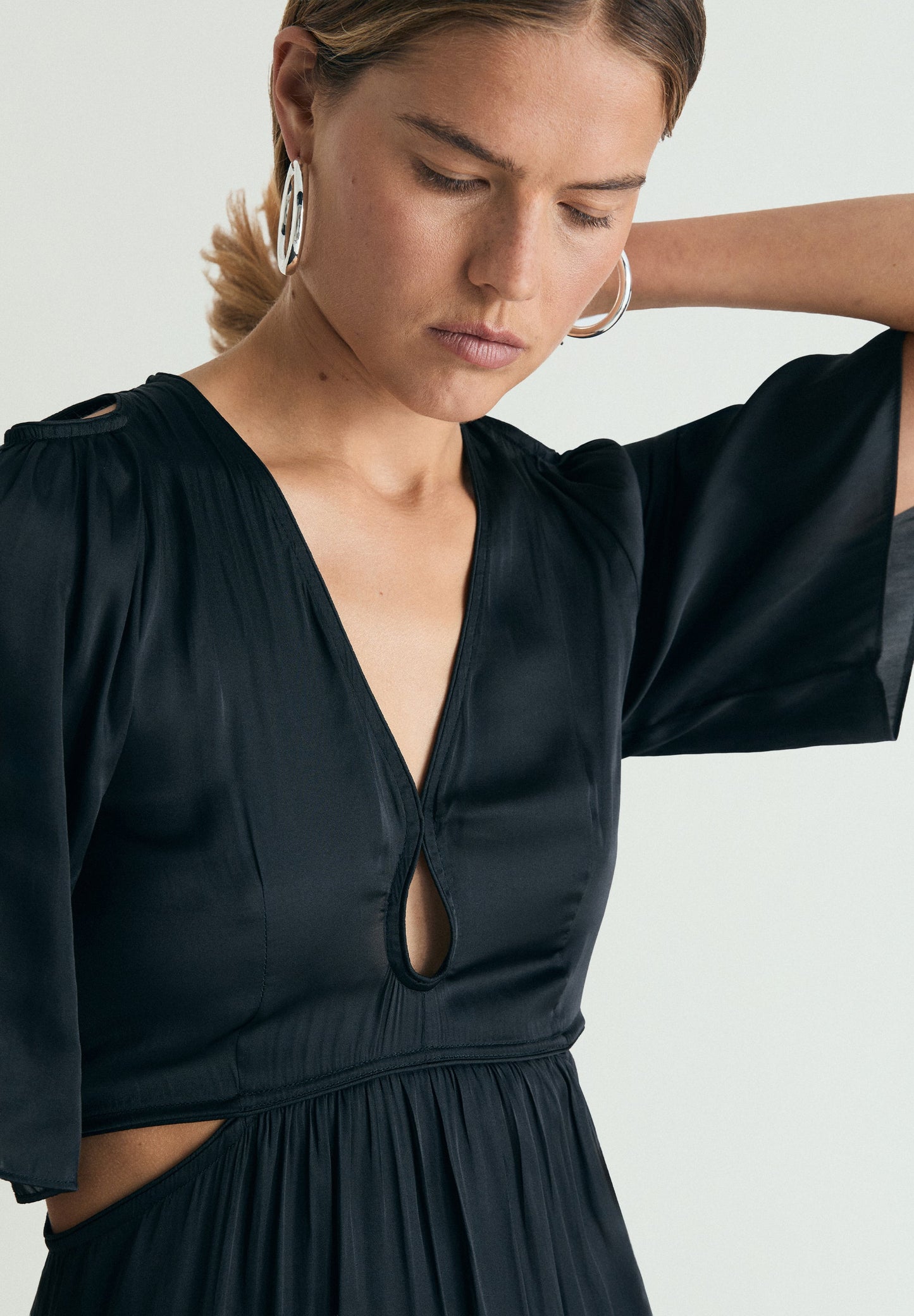 SCSATEN CUT OUT DRESS