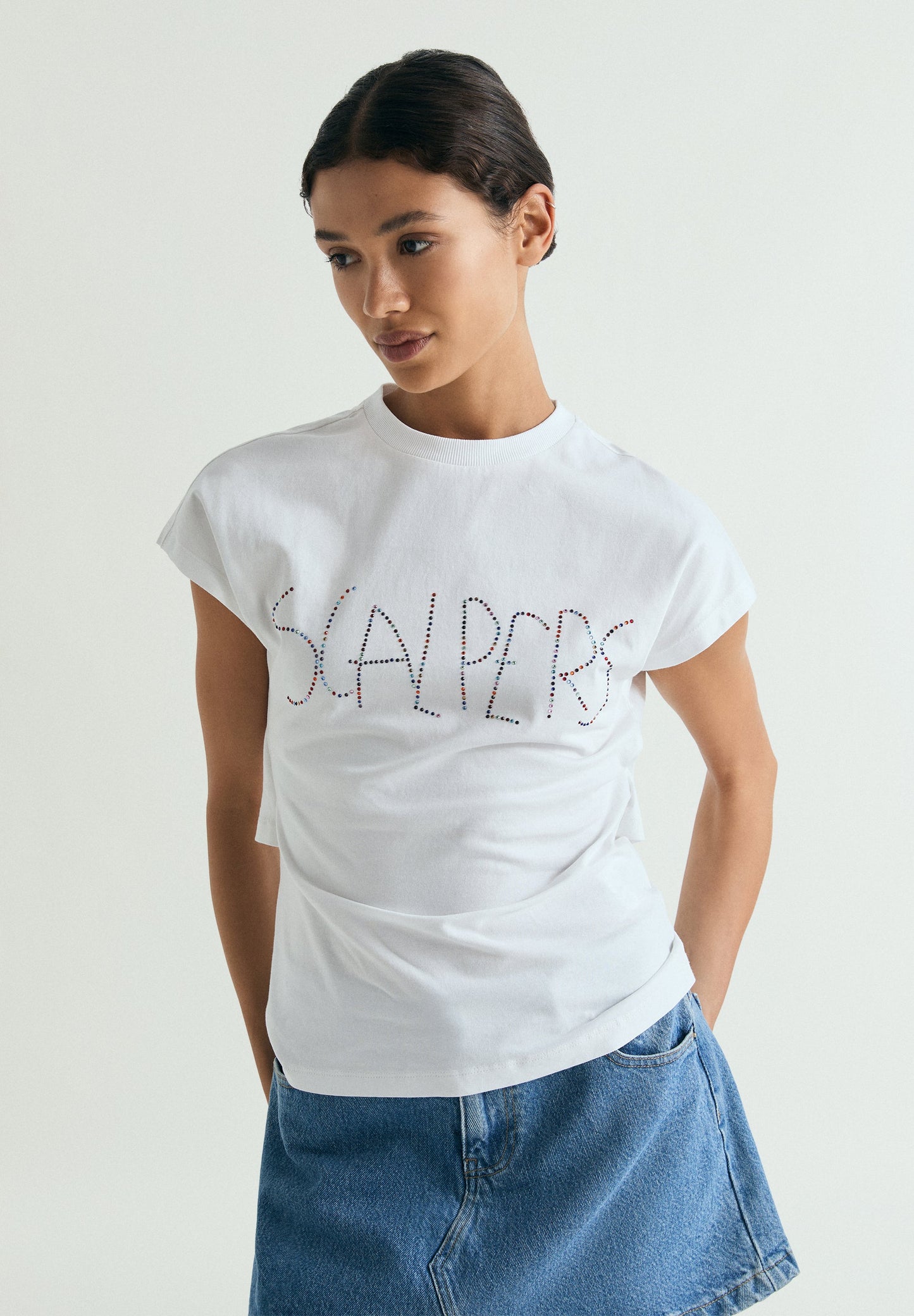CAMISETA STRASS NUDO TRASERO
