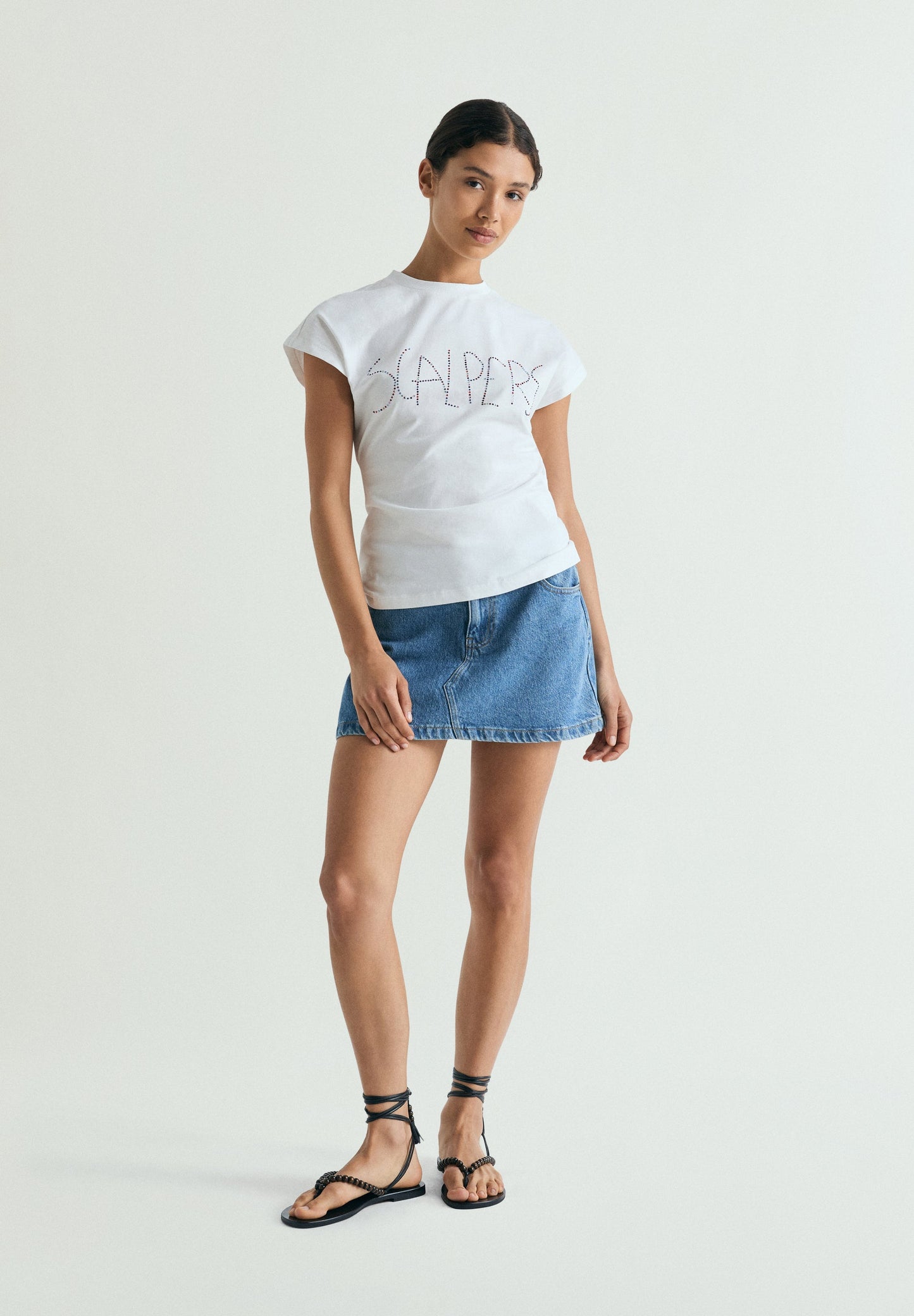 CAMISETA STRASS NUDO TRASERO
