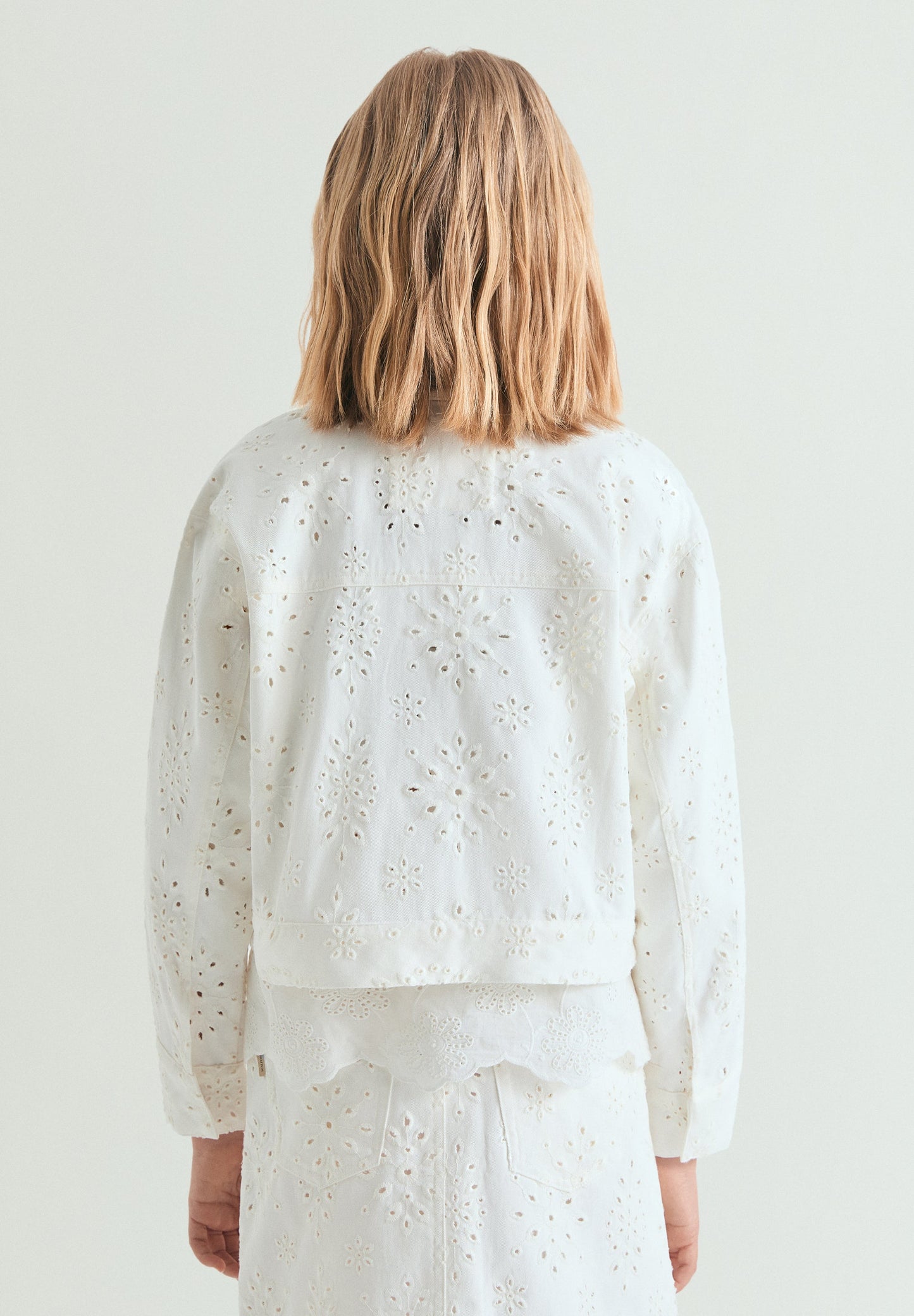 CHAQUETA PERFORADA