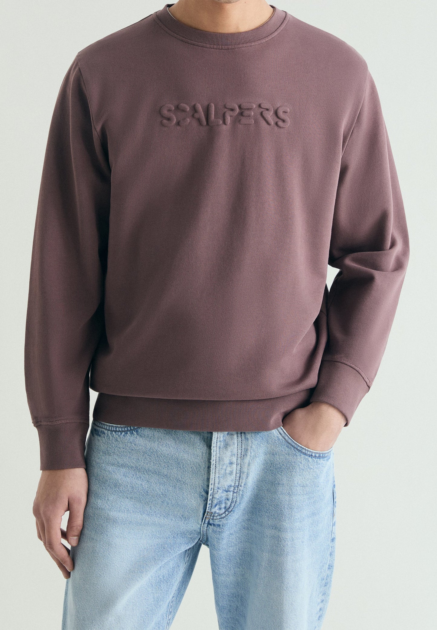 SUDADERA CALAVERA EN RELIEVE