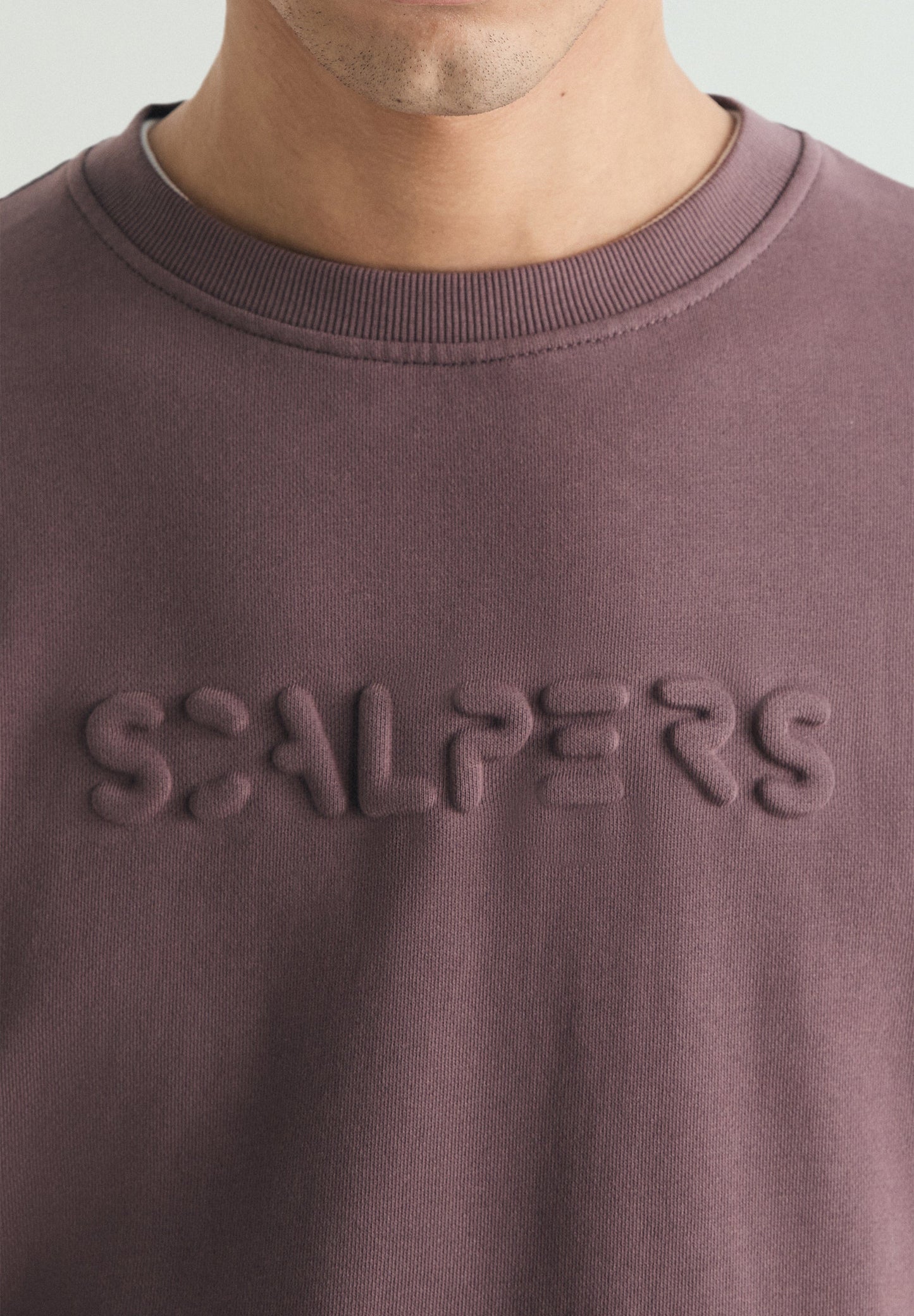 SUDADERA CALAVERA EN RELIEVE