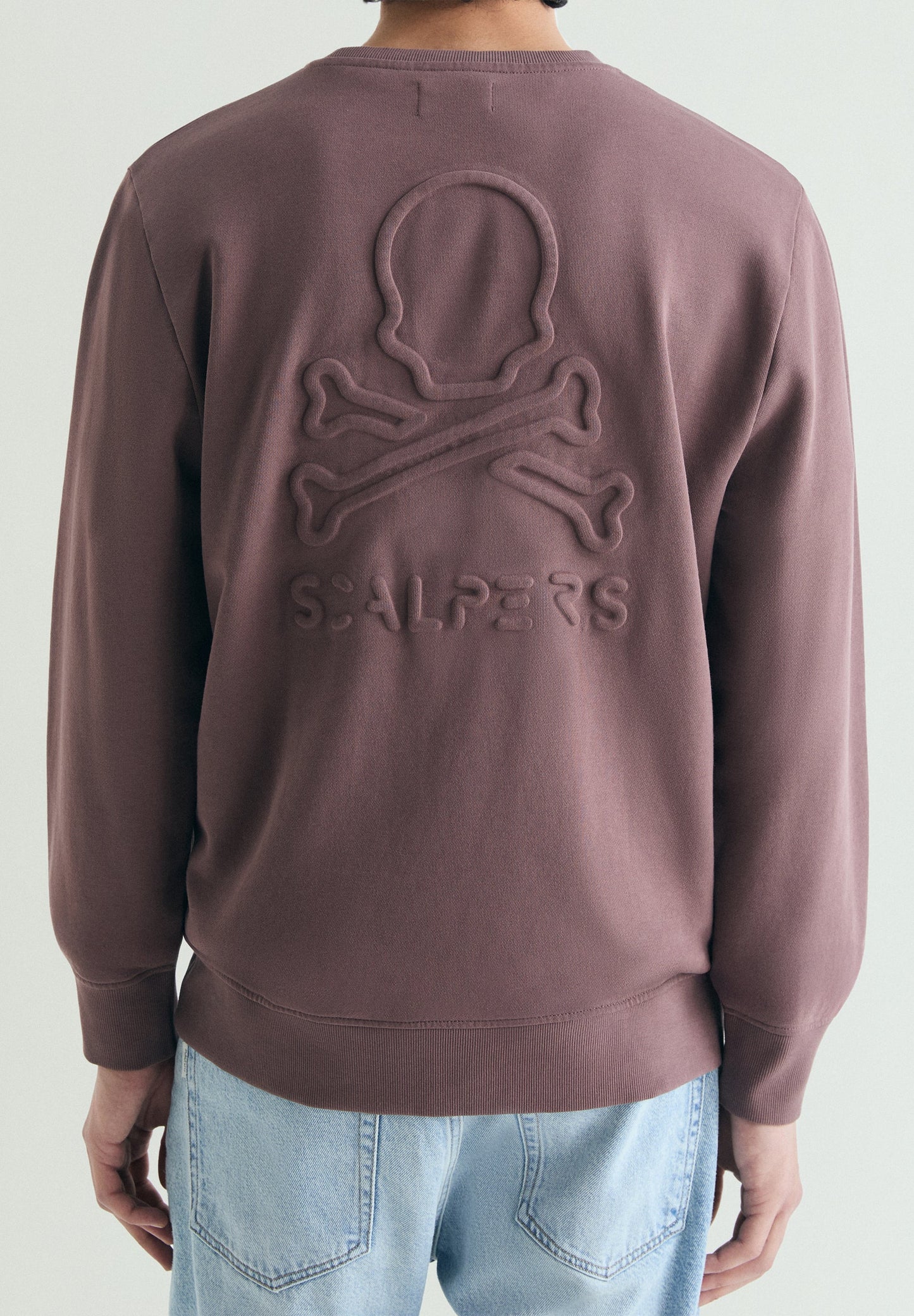SUDADERA CALAVERA EN RELIEVE