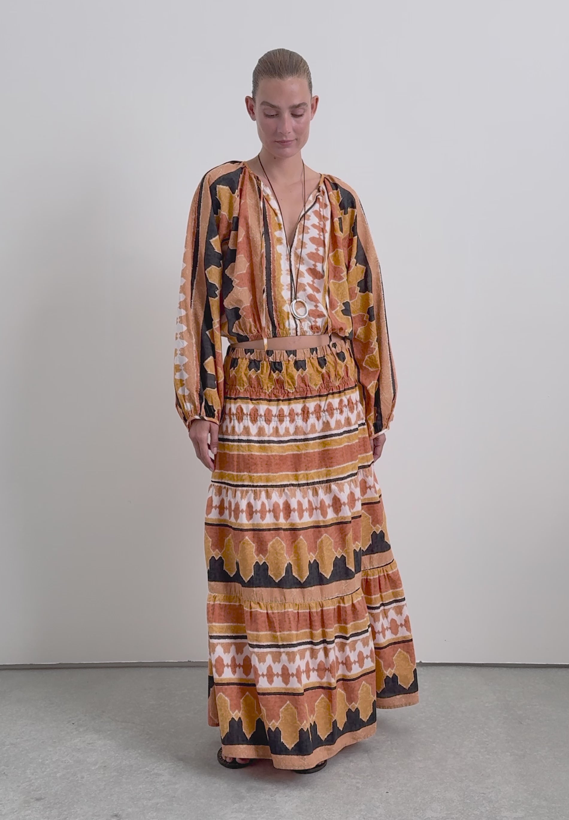 CAMISA ÉTNICA ABULLONADA